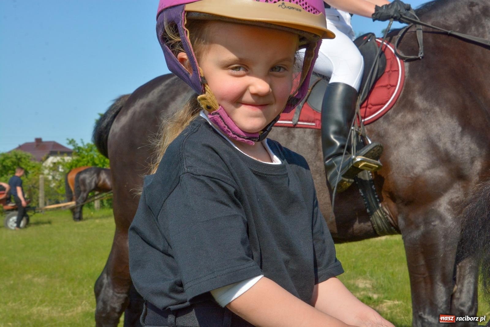 Zdjęcie w galerii na portalu naszraciborz.pl: Przez pola bryczką i wierzchem. Procesja na św. Urbana w Kobyli [FOTO i WIDEO] wiadomości z regionu