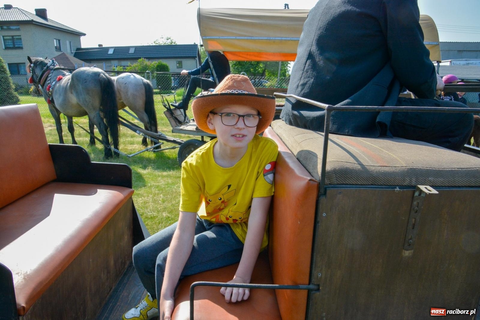 Zdjęcie w galerii na portalu naszraciborz.pl: Przez pola bryczką i wierzchem. Procesja na św. Urbana w Kobyli [FOTO i WIDEO] wiadomości z regionu