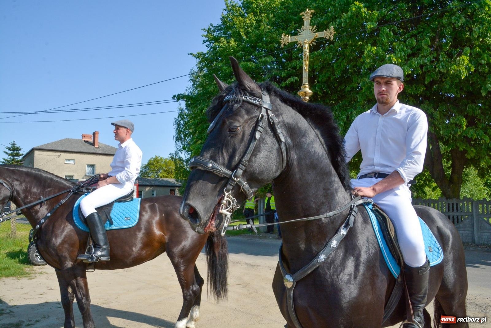 Zdjęcie w galerii na portalu naszraciborz.pl: Przez pola bryczką i wierzchem. Procesja na św. Urbana w Kobyli [FOTO i WIDEO] wiadomości z regionu