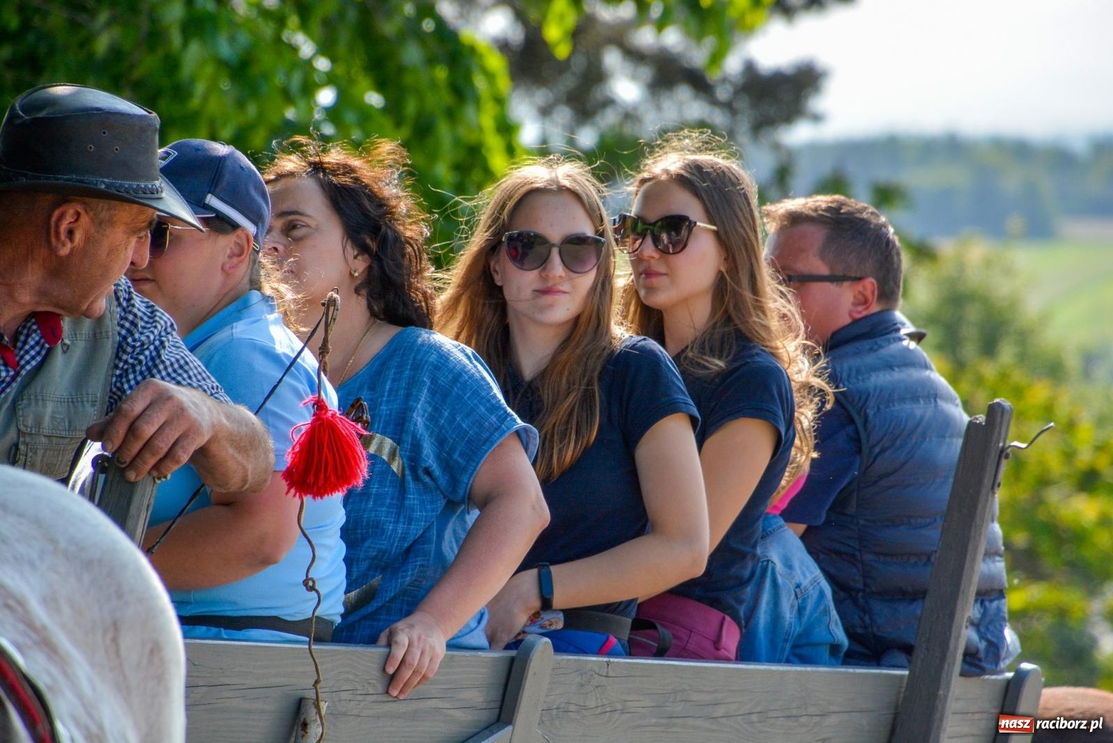 Zdjęcie w galerii na portalu naszraciborz.pl: Przez pola bryczką i wierzchem. Procesja na św. Urbana w Kobyli [FOTO i WIDEO] wiadomości z regionu
