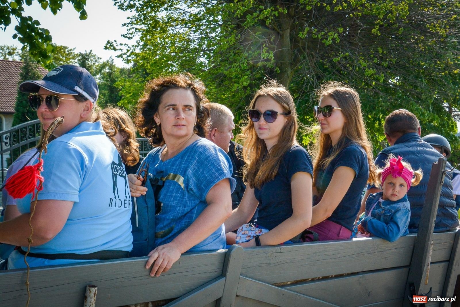 Zdjęcie w galerii na portalu naszraciborz.pl: Przez pola bryczką i wierzchem. Procesja na św. Urbana w Kobyli [FOTO i WIDEO] wiadomości z regionu