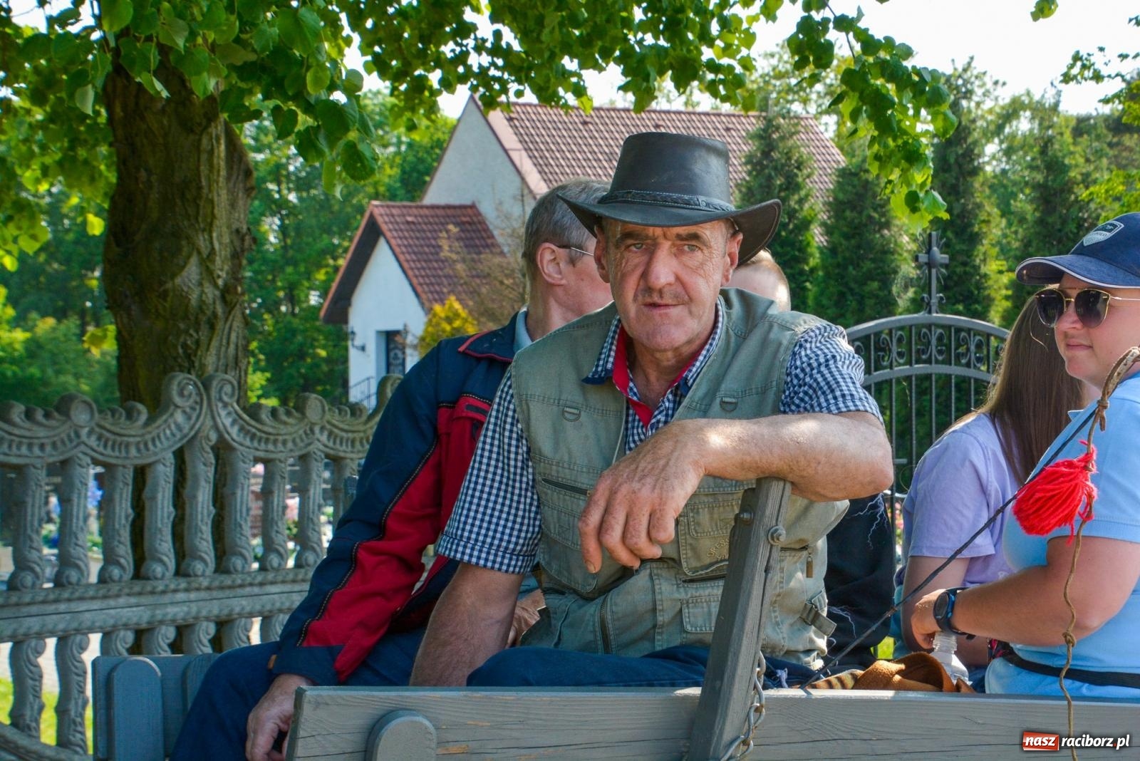 Zdjęcie w galerii na portalu naszraciborz.pl: Przez pola bryczką i wierzchem. Procesja na św. Urbana w Kobyli [FOTO i WIDEO] wiadomości z regionu