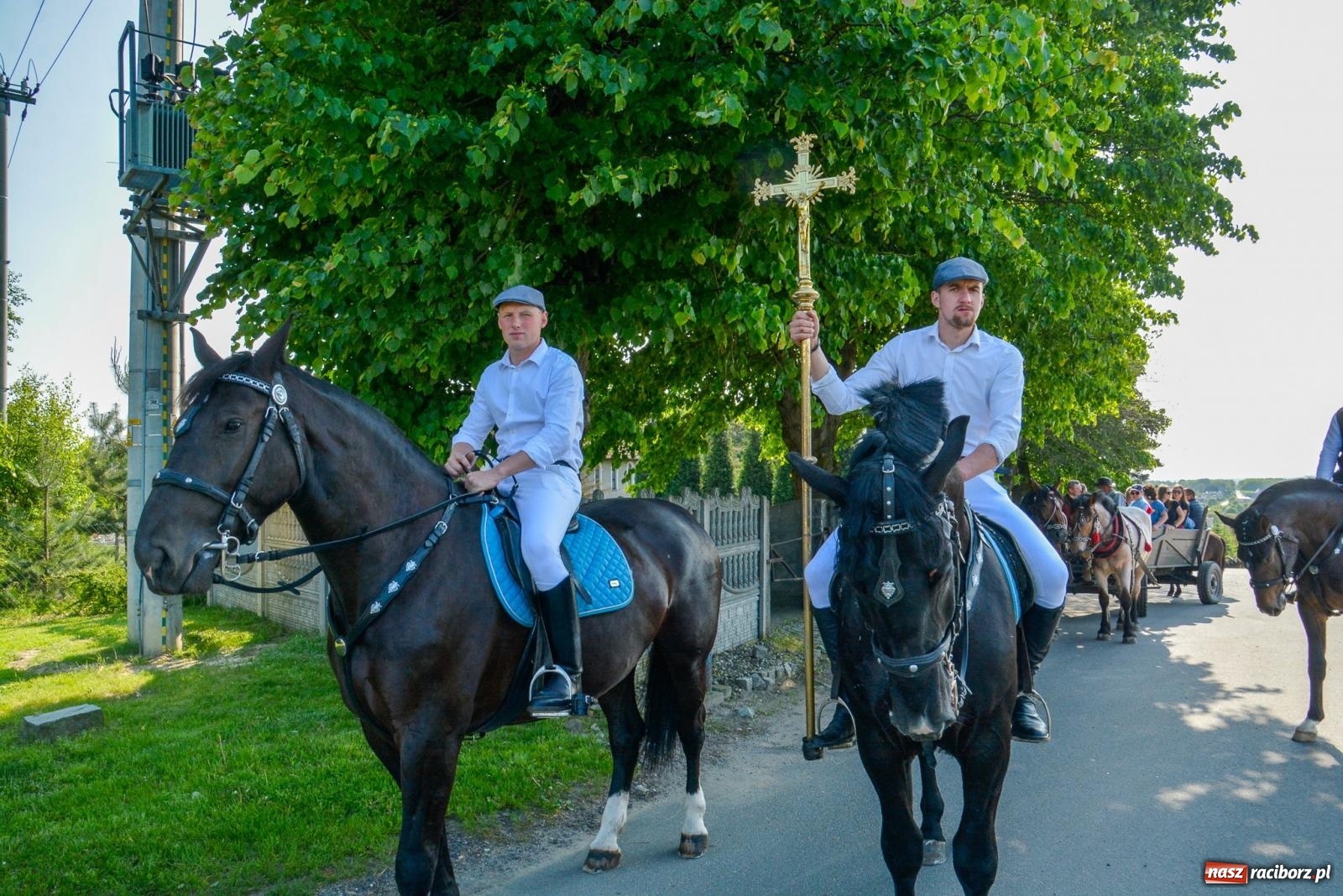 Zdjęcie w galerii na portalu naszraciborz.pl: Przez pola bryczką i wierzchem. Procesja na św. Urbana w Kobyli [FOTO i WIDEO] wiadomości z regionu
