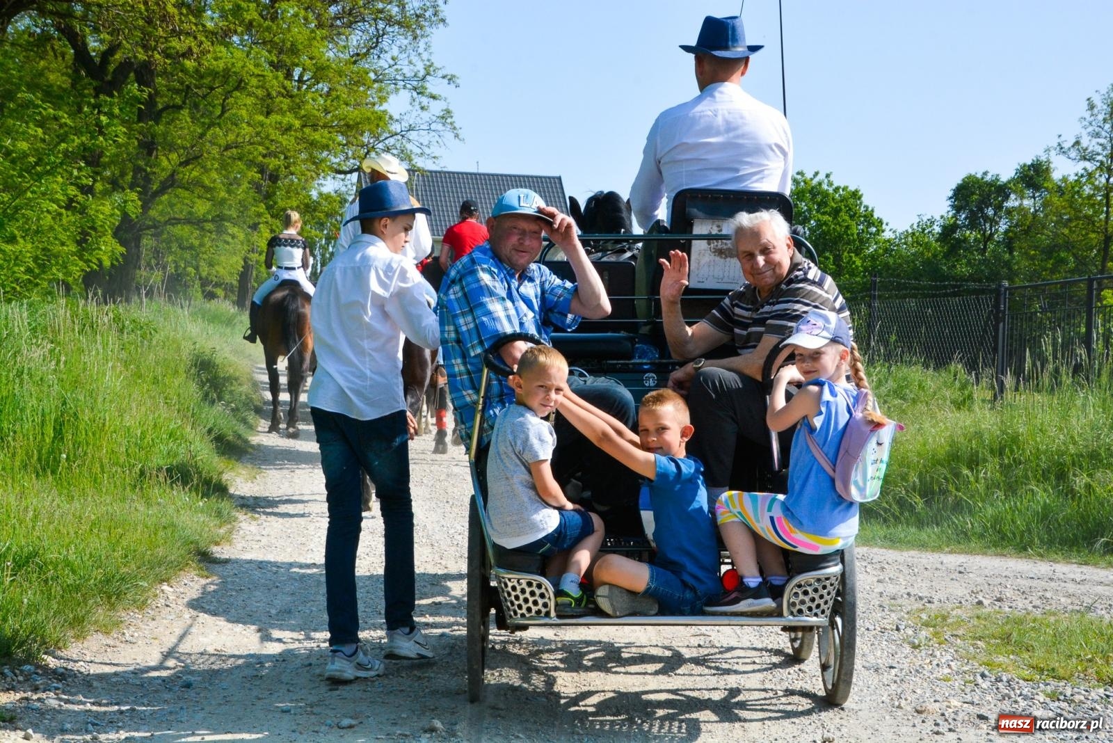 Zdjęcie w galerii na portalu naszraciborz.pl: Brzeska procesja w intencji rolników i ogrodników [FOTO i WIDEO] wiadomości z regionu