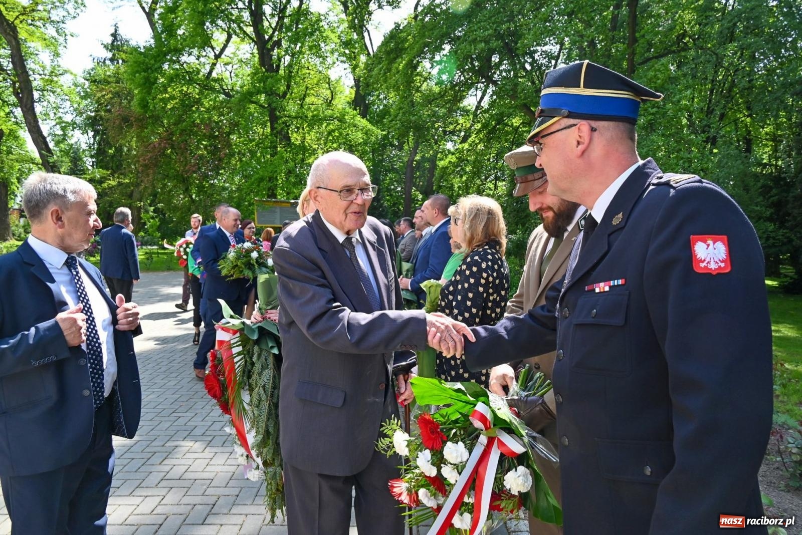 Zdjęcie w galerii na portalu naszraciborz.pl: Dęby, muzyka i partnerstwo. W Krzyżanowicach koncertowali filharmonicy z Katowic [FOTO i WIDEO] wiadomości z regionu