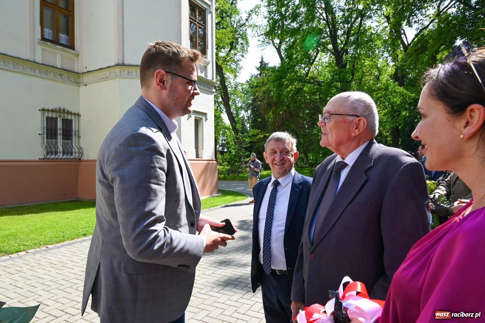 Zdjęcie w galerii na portalu naszraciborz.pl: Dęby, muzyka i partnerstwo. W Krzyżanowicach koncertowali filharmonicy z Katowic [FOTO i WIDEO] wiadomości z regionu