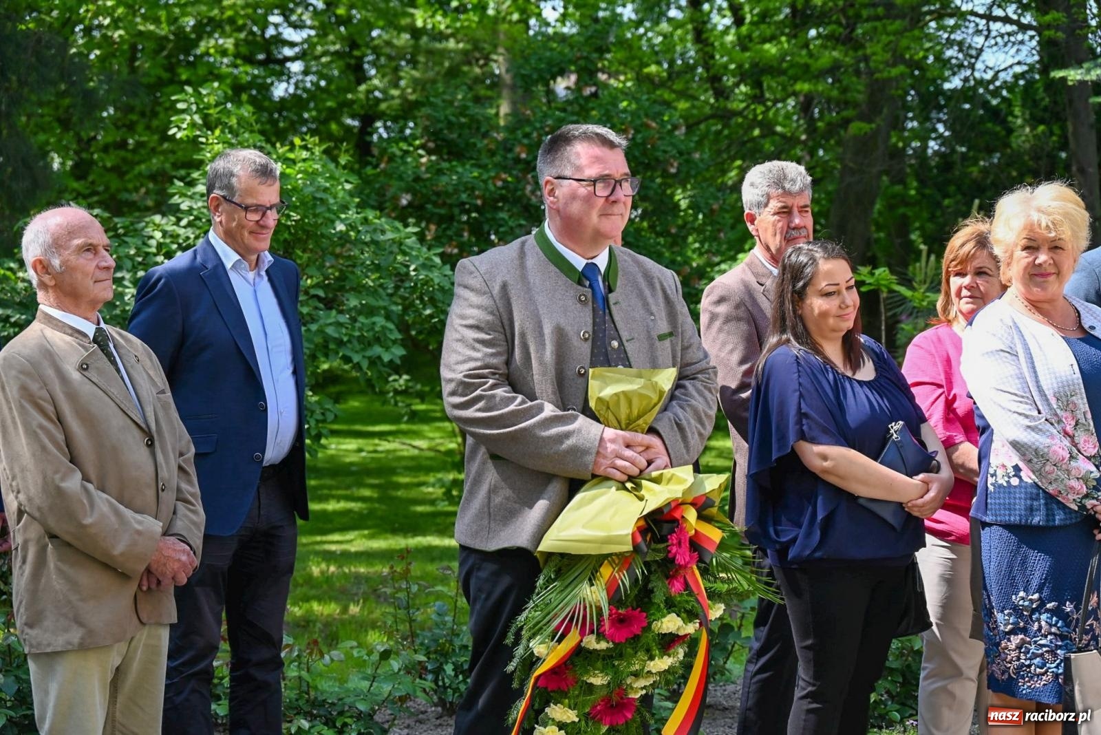Zdjęcie w galerii na portalu naszraciborz.pl: Dęby, muzyka i partnerstwo. W Krzyżanowicach koncertowali filharmonicy z Katowic [FOTO i WIDEO] wiadomości z regionu