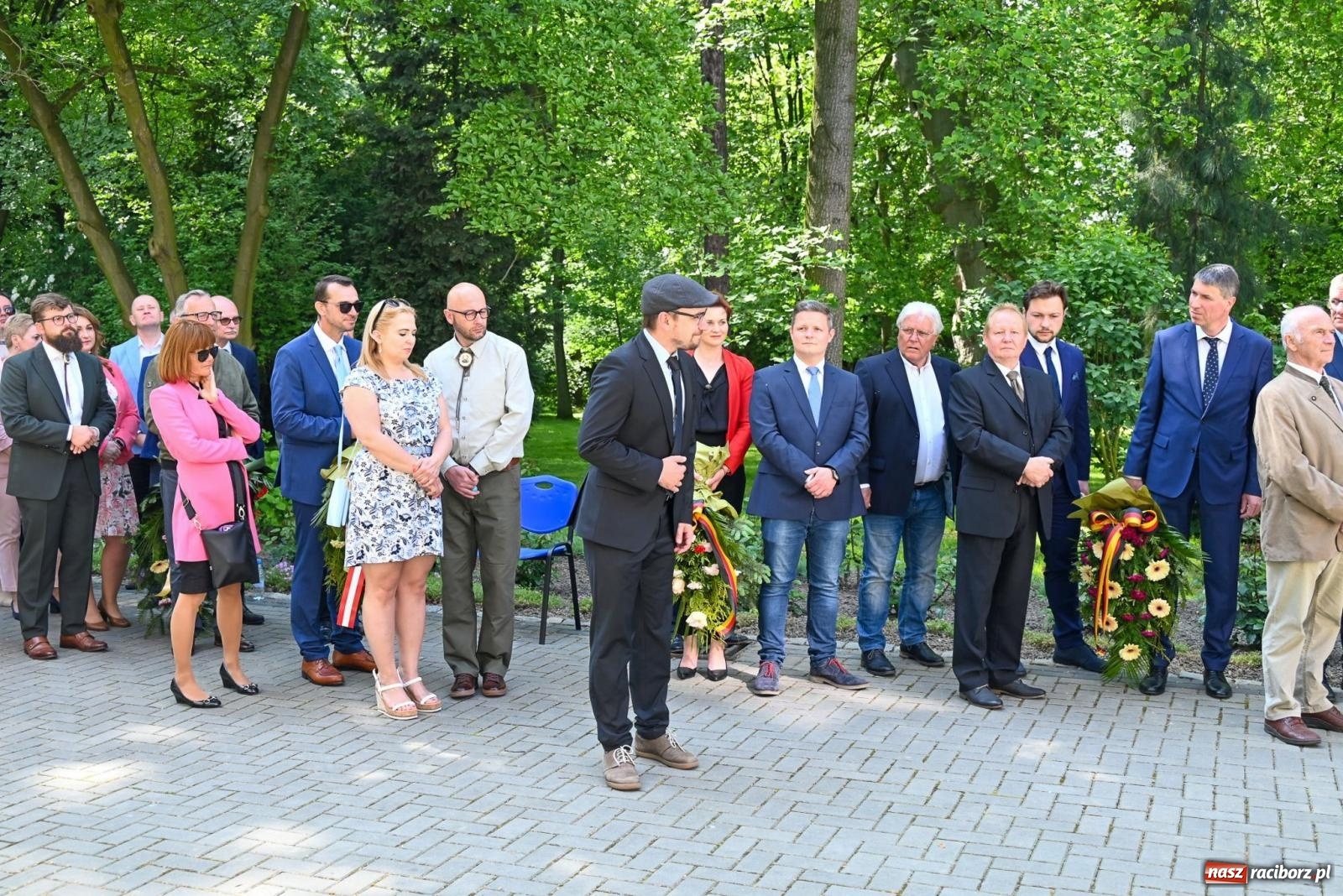 Zdjęcie w galerii na portalu naszraciborz.pl: Dęby, muzyka i partnerstwo. W Krzyżanowicach koncertowali filharmonicy z Katowic [FOTO i WIDEO] wiadomości z regionu