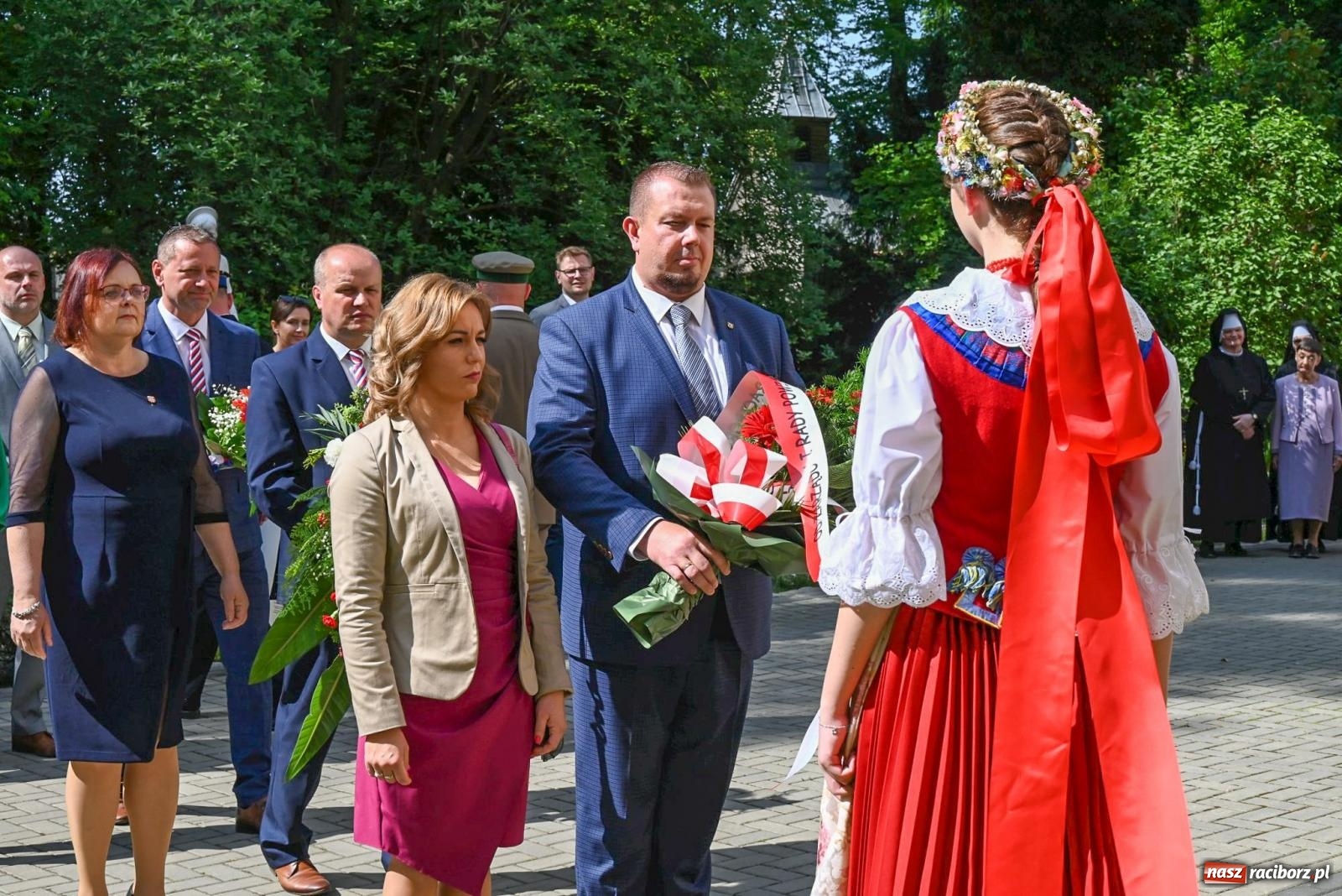 Zdjęcie w galerii na portalu naszraciborz.pl: Dęby, muzyka i partnerstwo. W Krzyżanowicach koncertowali filharmonicy z Katowic [FOTO i WIDEO] wiadomości z regionu
