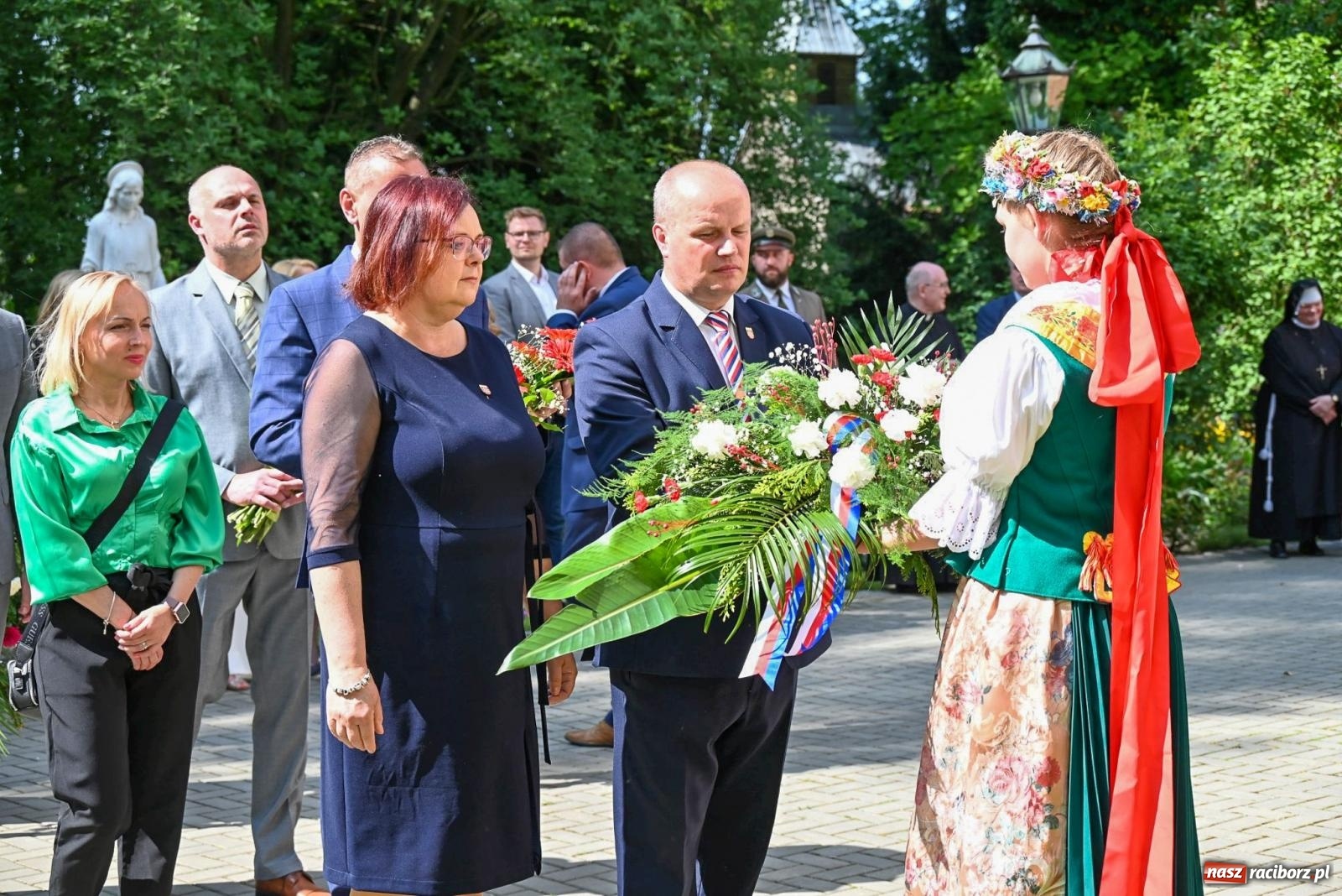 Zdjęcie w galerii na portalu naszraciborz.pl: Dęby, muzyka i partnerstwo. W Krzyżanowicach koncertowali filharmonicy z Katowic [FOTO i WIDEO] wiadomości z regionu