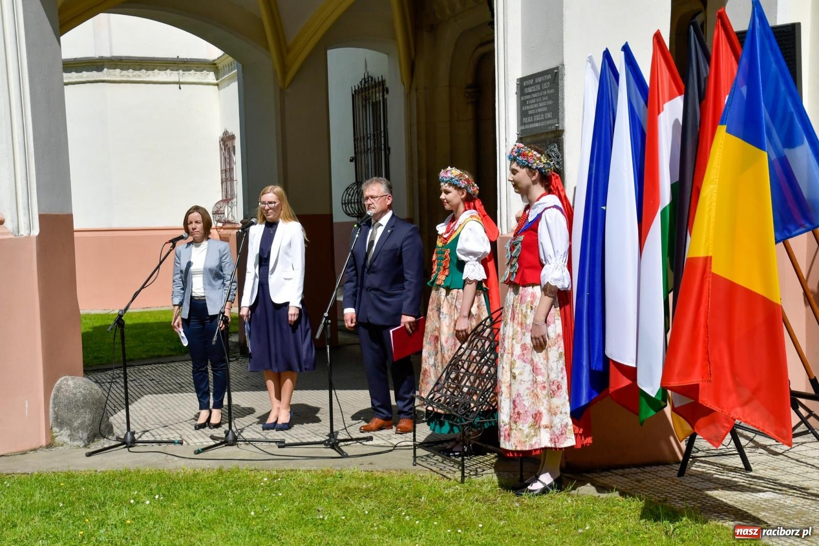 Zdjęcie w galerii na portalu naszraciborz.pl: Dęby, muzyka i partnerstwo. W Krzyżanowicach koncertowali filharmonicy z Katowic [FOTO i WIDEO] wiadomości z regionu