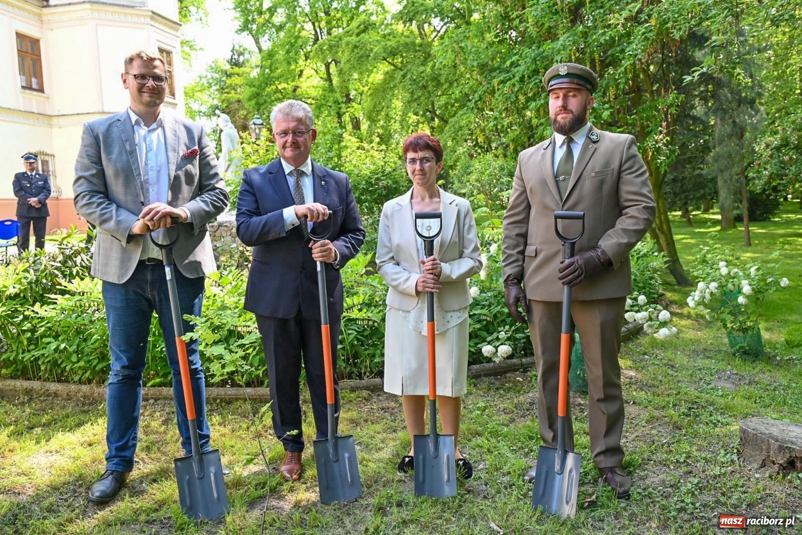 Zdjęcie w galerii na portalu naszraciborz.pl: Dęby, muzyka i partnerstwo. W Krzyżanowicach koncertowali filharmonicy z Katowic [FOTO i WIDEO] wiadomości z regionu