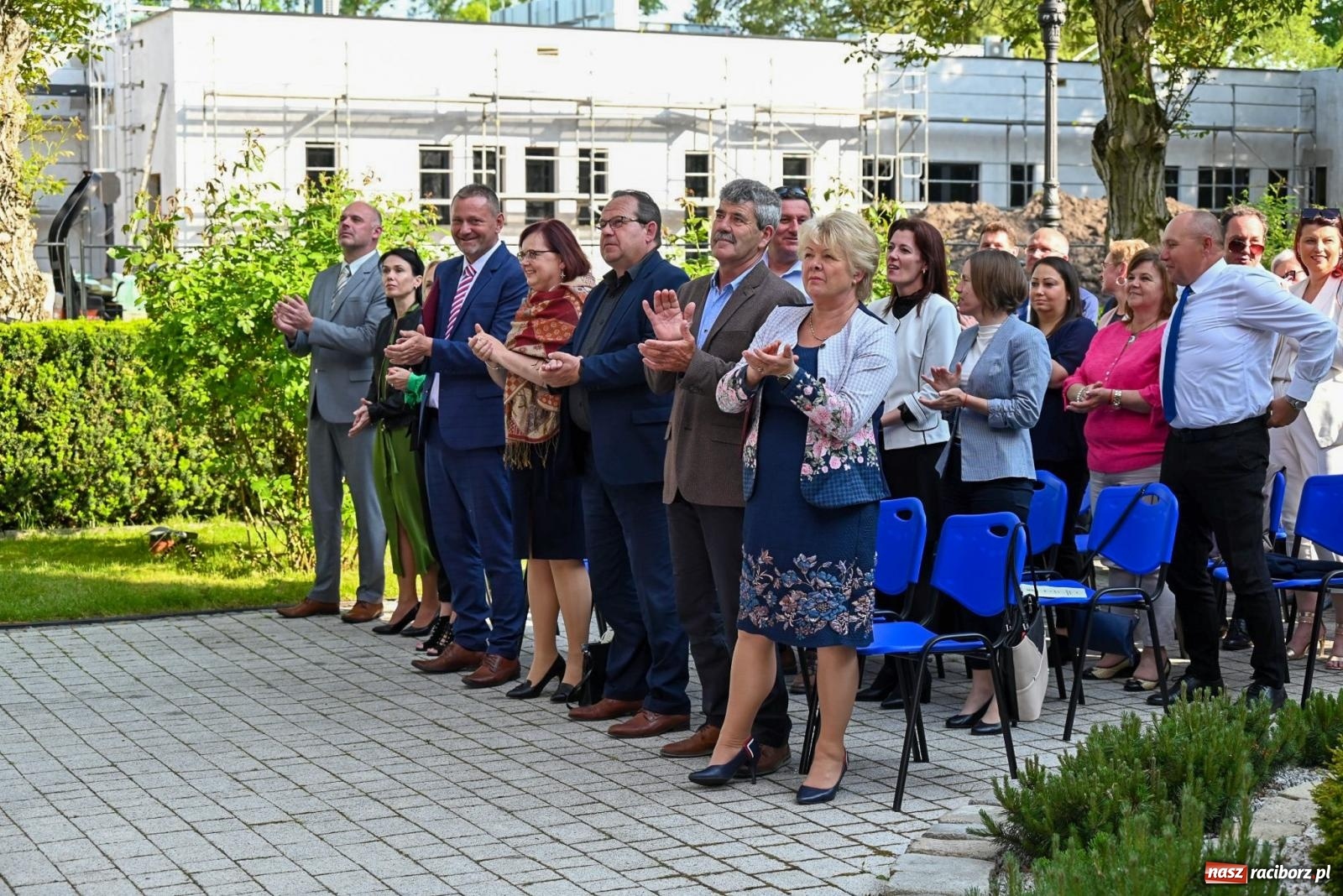 Zdjęcie w galerii na portalu naszraciborz.pl: Dęby, muzyka i partnerstwo. W Krzyżanowicach koncertowali filharmonicy z Katowic [FOTO i WIDEO] wiadomości z regionu
