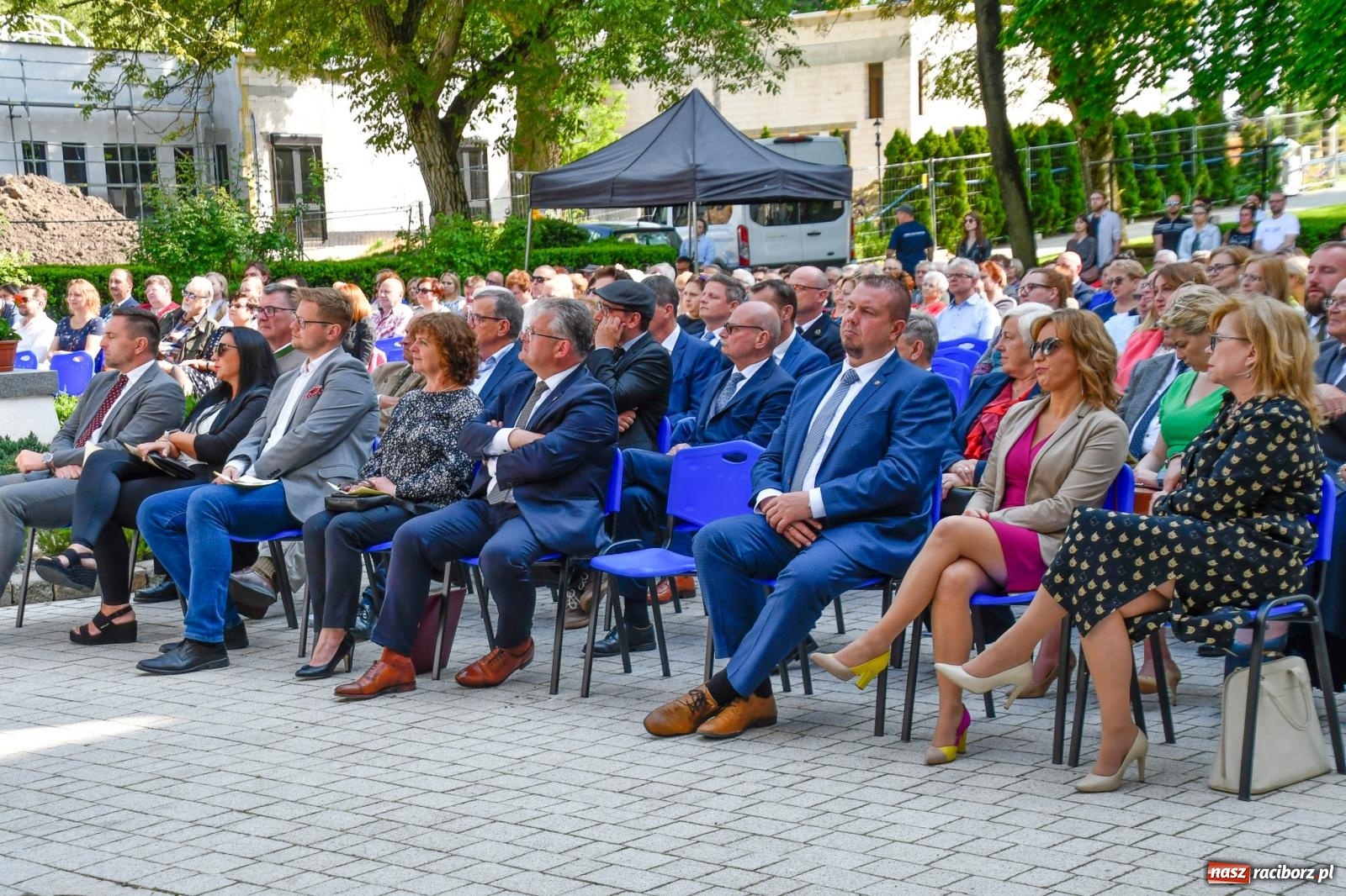 Zdjęcie w galerii na portalu naszraciborz.pl: Dęby, muzyka i partnerstwo. W Krzyżanowicach koncertowali filharmonicy z Katowic [FOTO i WIDEO] wiadomości z regionu
