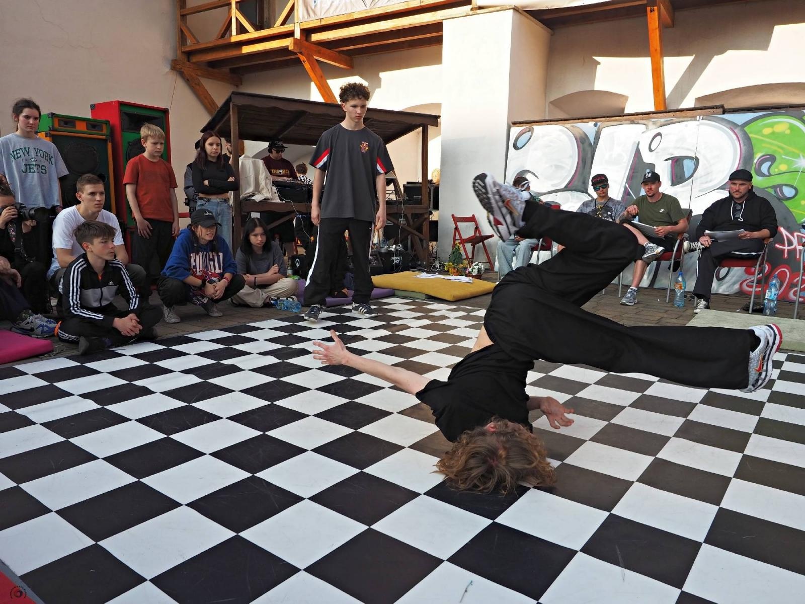 Zdjęcie w galerii na portalu naszraciborz.pl: Sobotni hip-hop na piastowskim zamku wiadomości z regionu