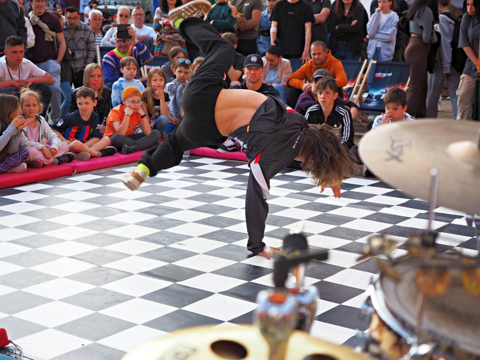 Zdjęcie w galerii na portalu naszraciborz.pl: Sobotni hip-hop na piastowskim zamku wiadomości z regionu