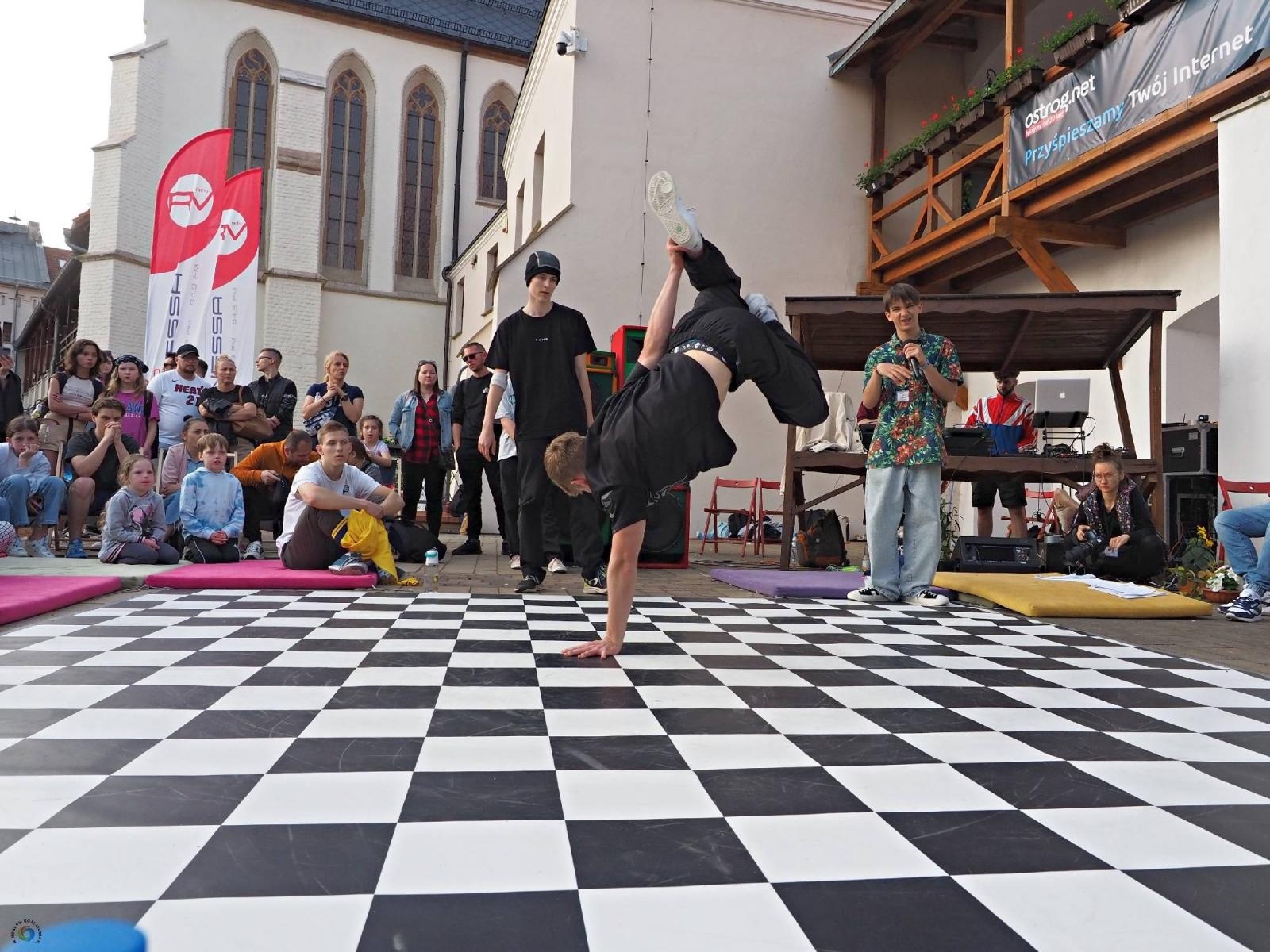 Zdjęcie w galerii na portalu naszraciborz.pl: Sobotni hip-hop na piastowskim zamku wiadomości z regionu