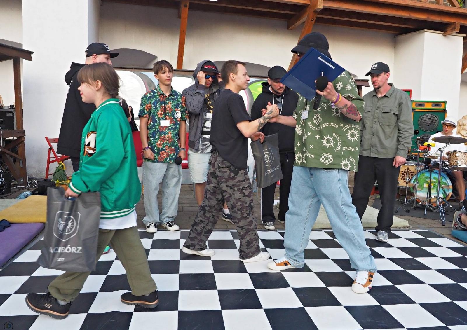 Zdjęcie w galerii na portalu naszraciborz.pl: Sobotni hip-hop na piastowskim zamku wiadomości z regionu