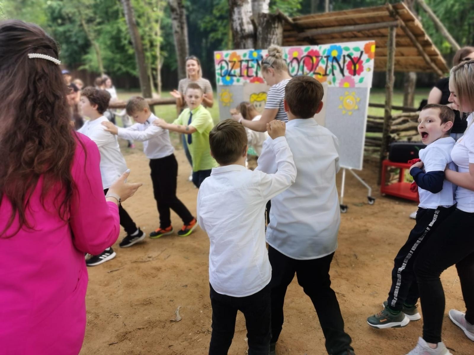 Zdjęcie w galerii na portalu naszraciborz.pl: Festyn Rodzinny z walkami wiadomości z regionu