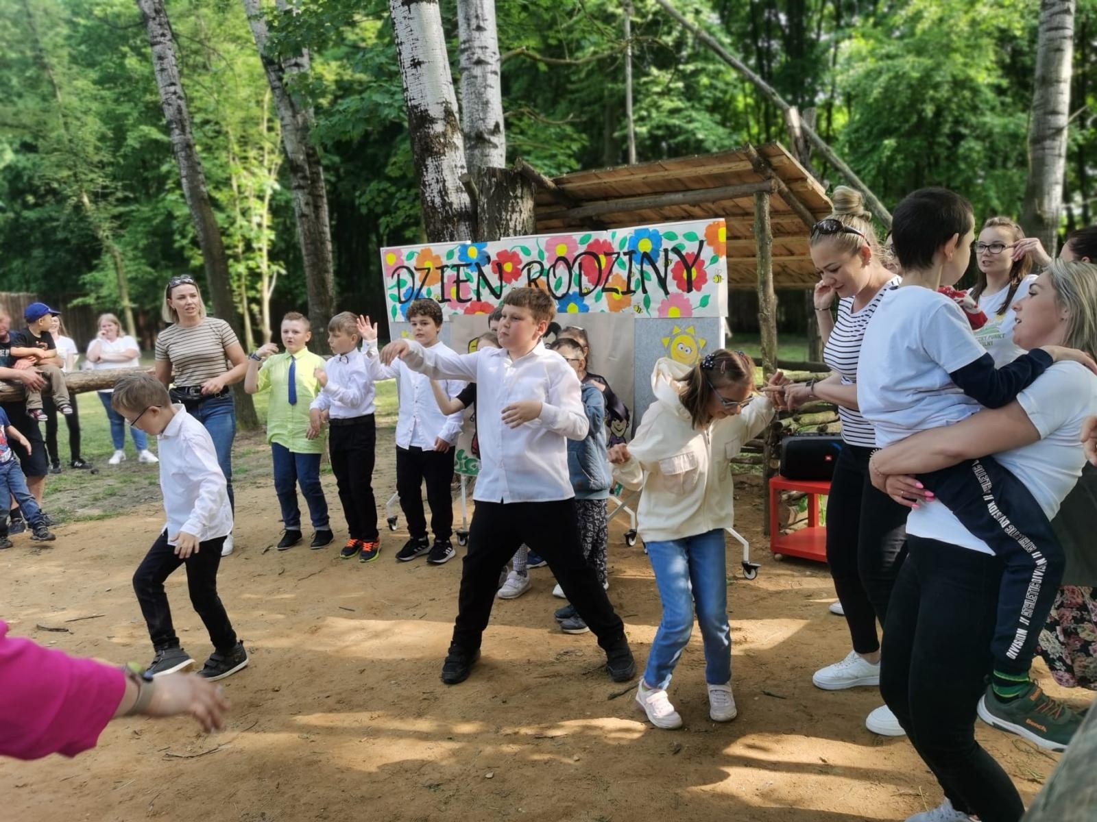 Zdjęcie w galerii na portalu naszraciborz.pl: Festyn Rodzinny z walkami wiadomości z regionu