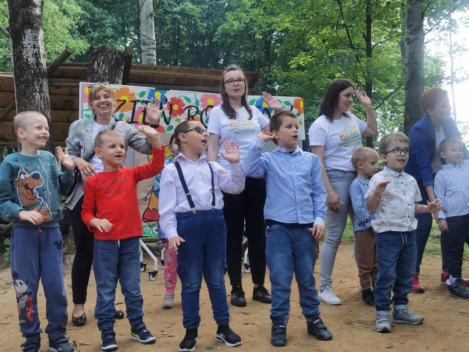 Zdjęcie w galerii na portalu naszraciborz.pl: Festyn Rodzinny z walkami wiadomości z regionu