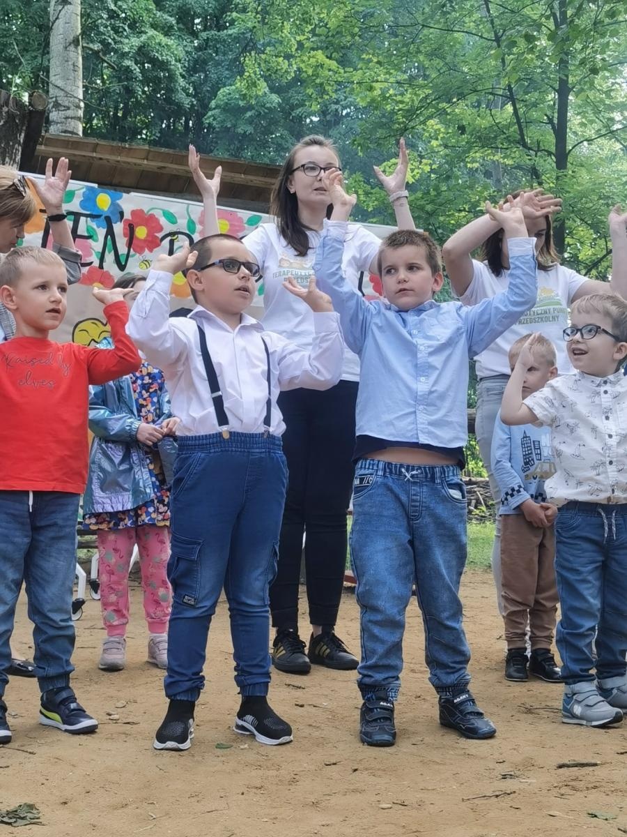 Zdjęcie w galerii na portalu naszraciborz.pl: Festyn Rodzinny z walkami wiadomości z regionu