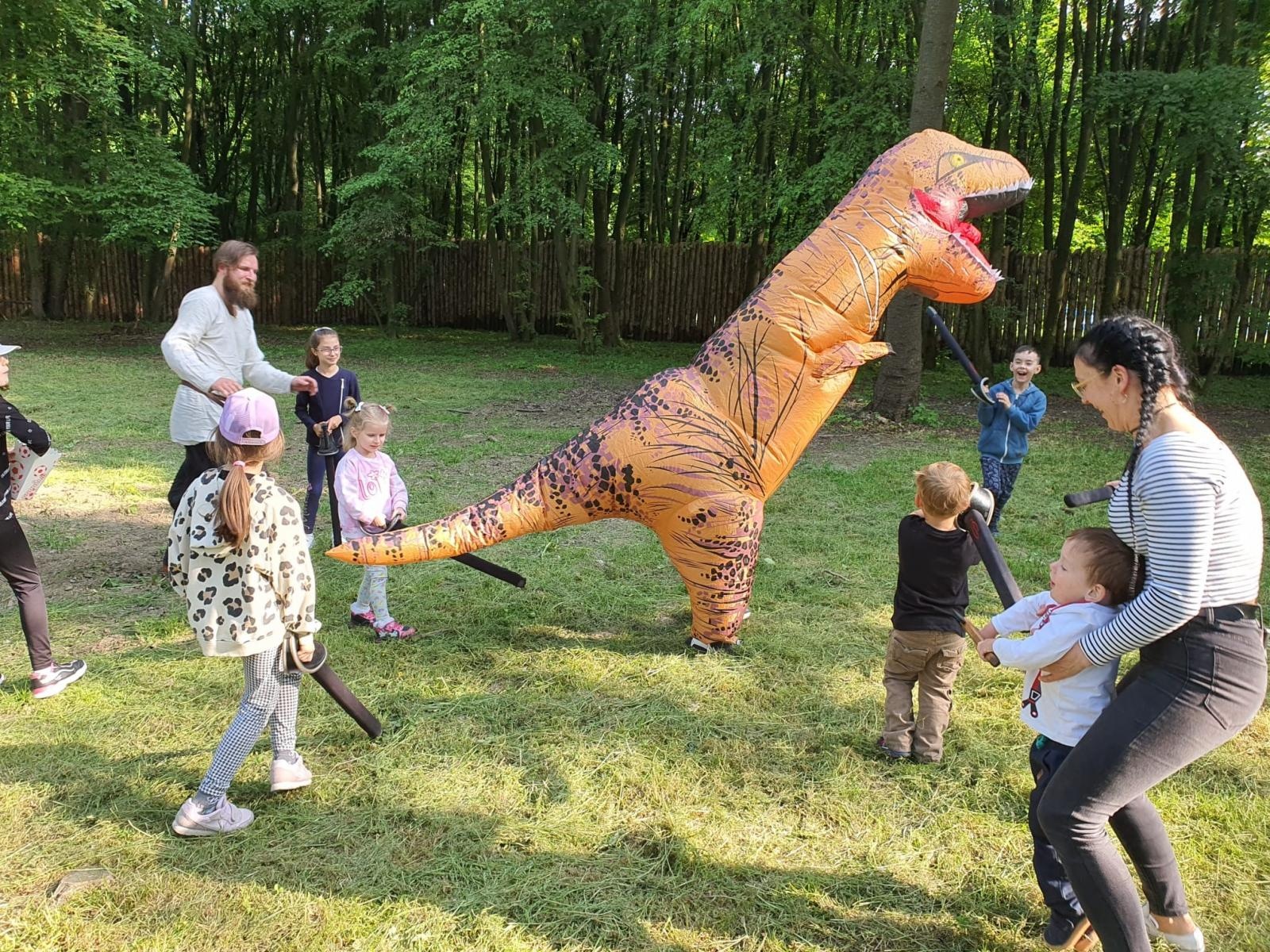 Zdjęcie w galerii na portalu naszraciborz.pl: Festyn Rodzinny z walkami wiadomości z regionu