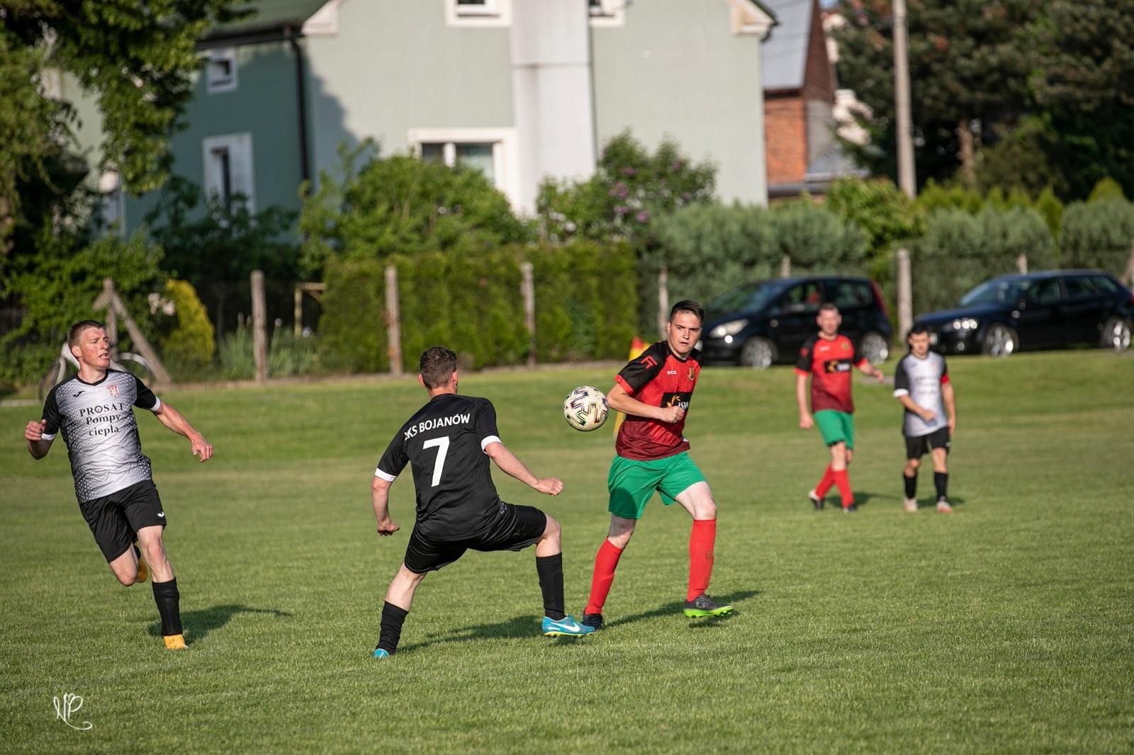 Zdjęcie w galerii na portalu naszraciborz.pl: Bojanów uległ Naprzodowi z Zawady wiadomości z regionu