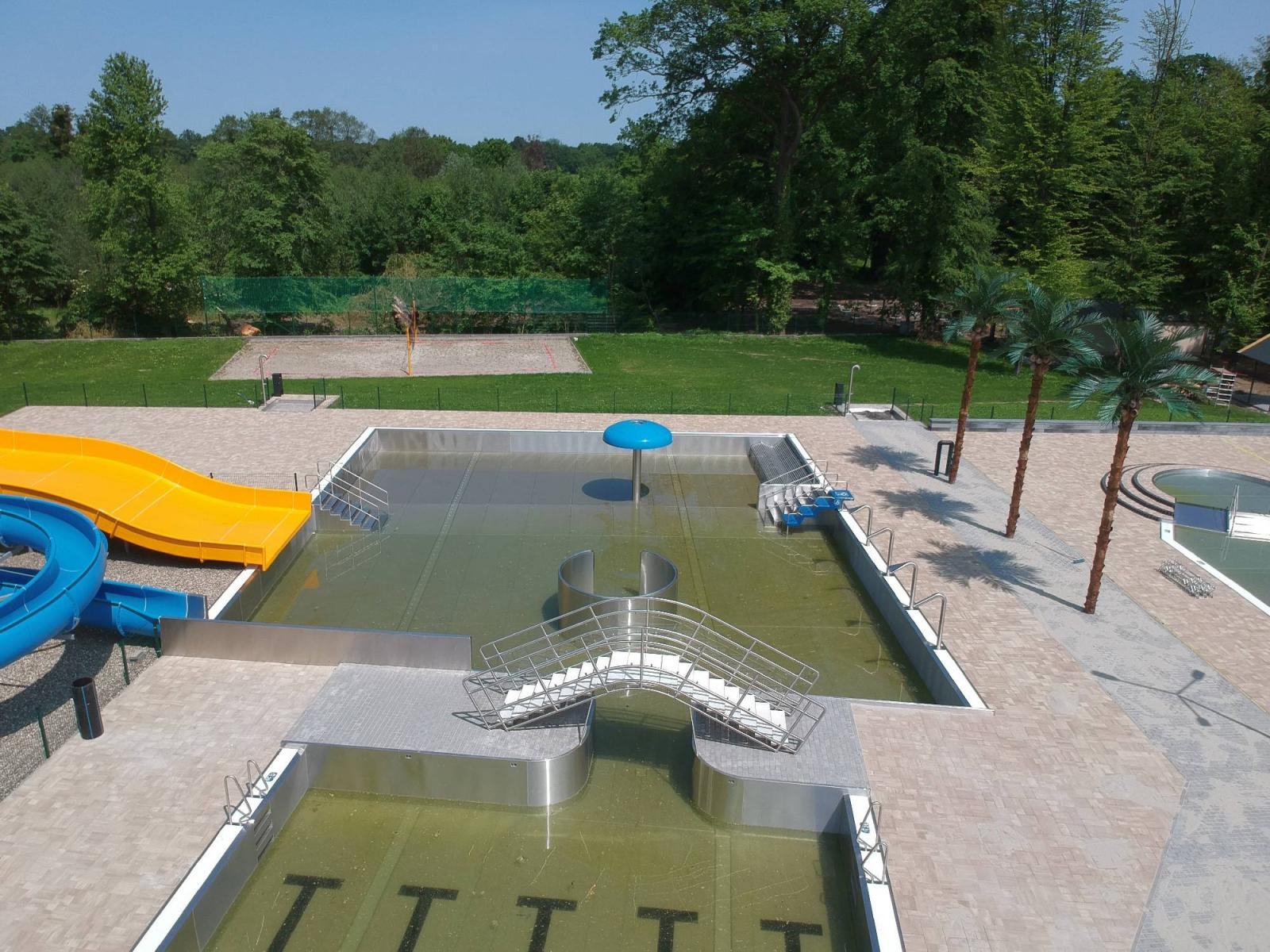 Zdjęcie w galerii na portalu naszraciborz.pl: Nowy basen w Tworkowie z lotu ptaka [FOTO] wiadomości z regionu