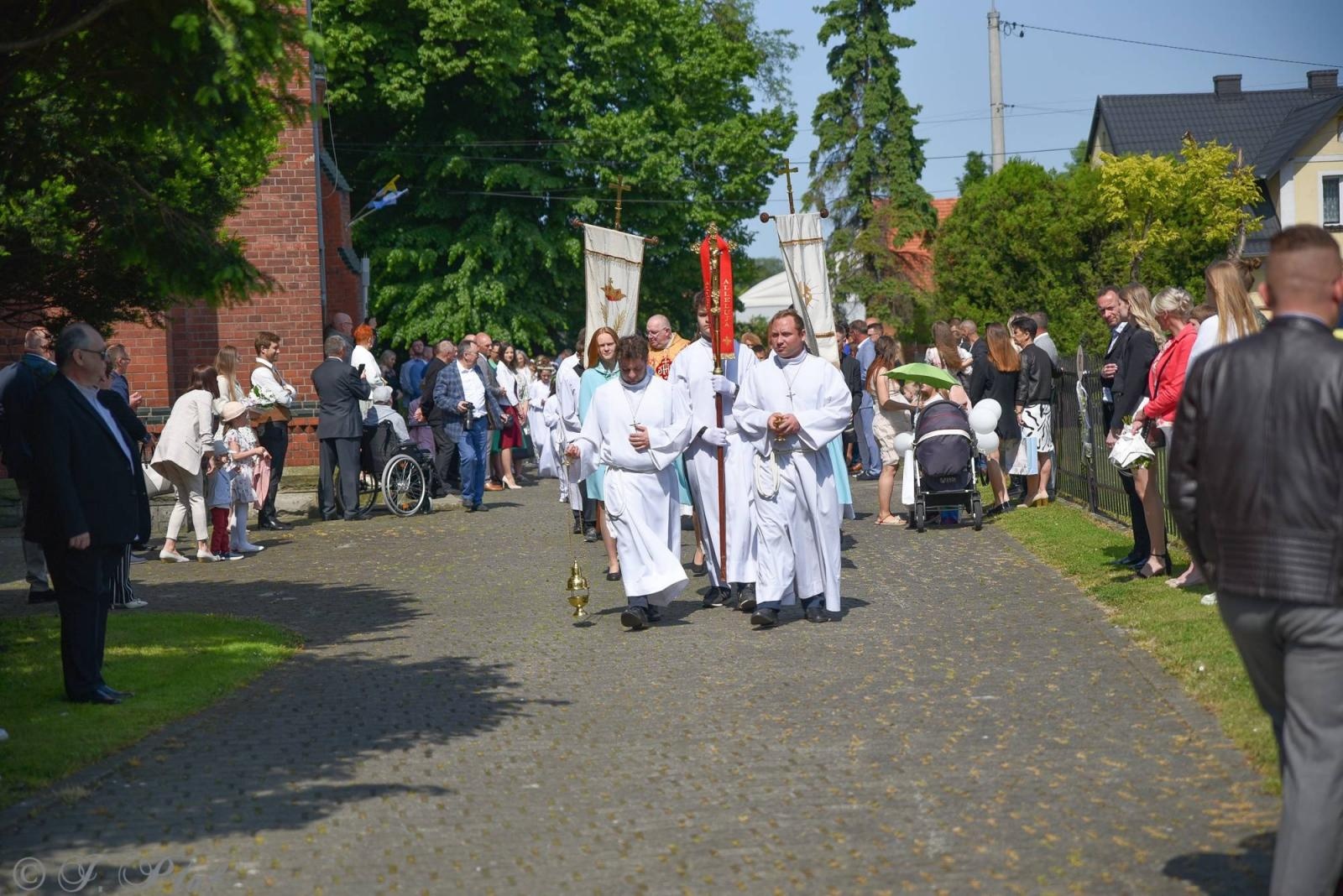 Zdjęcie w galerii na portalu naszraciborz.pl: I Komunia Święta w parafii starowiejskiej wiadomości z regionu