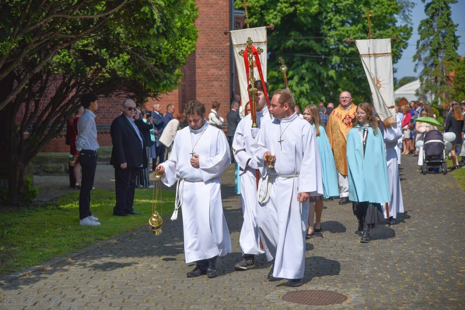 Zdjęcie w galerii na portalu naszraciborz.pl: I Komunia Święta w parafii starowiejskiej wiadomości z regionu
