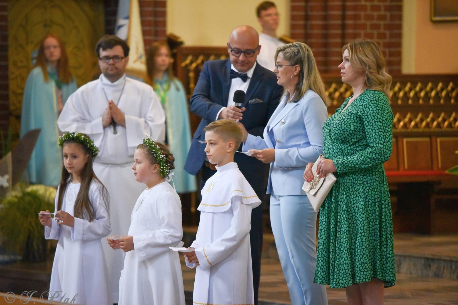 Zdjęcie w galerii na portalu naszraciborz.pl: I Komunia Święta w parafii starowiejskiej wiadomości z regionu