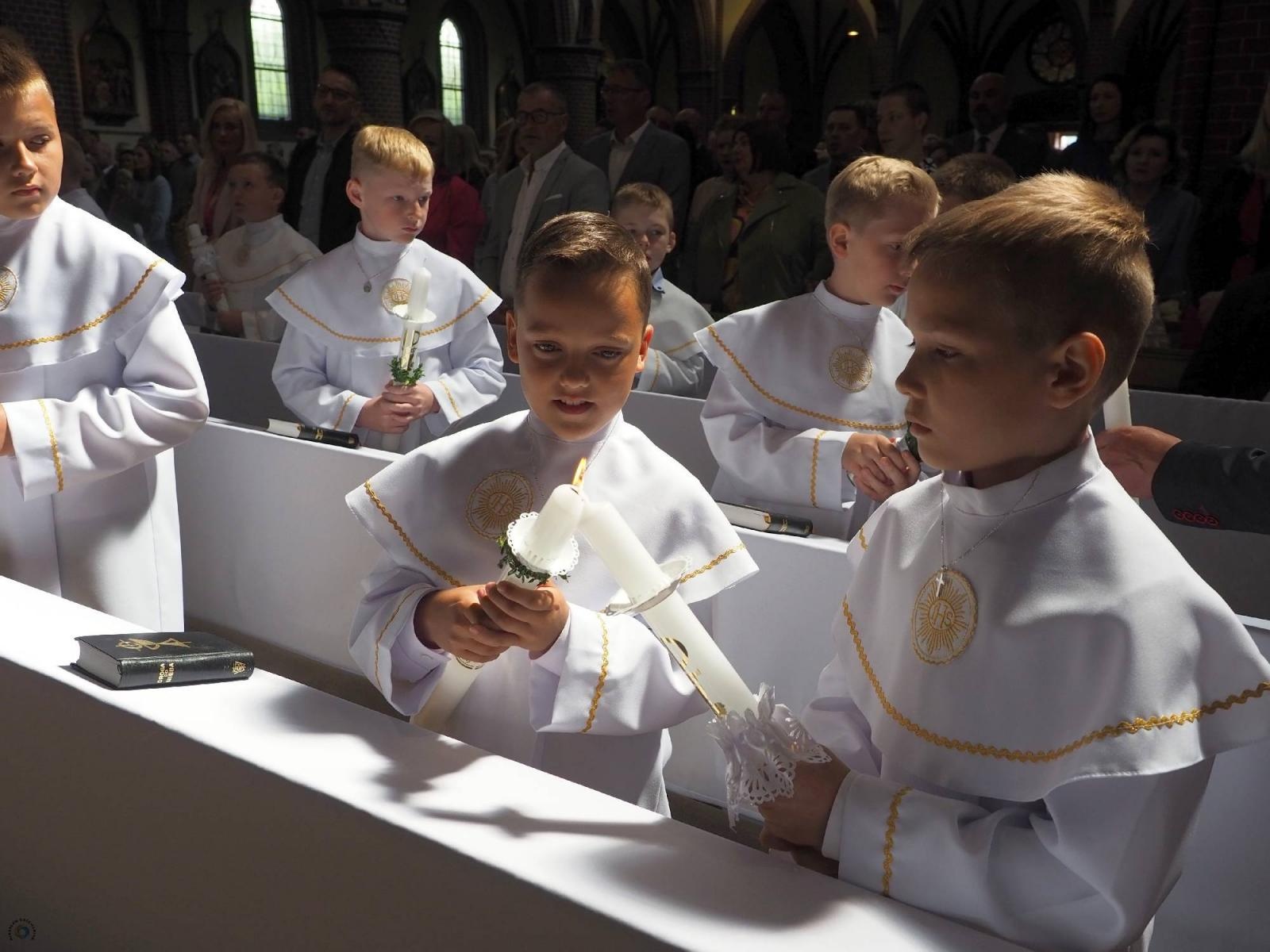 Zdjęcie w galerii na portalu naszraciborz.pl: I Komunia Święta w parafii starowiejskiej wiadomości z regionu