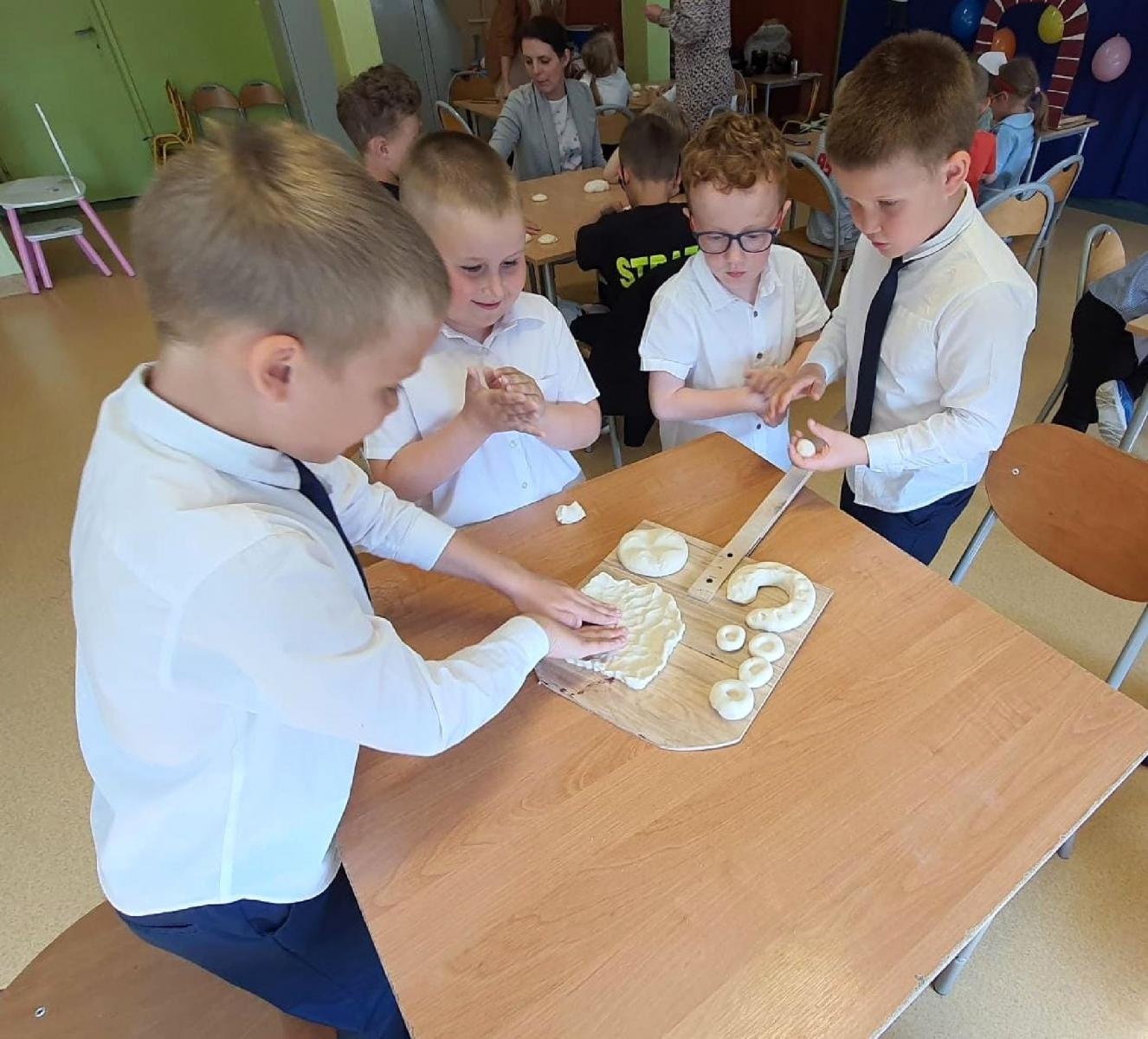 Zdjęcie w galerii na portalu naszraciborz.pl: Jakie znamy zawody? Konkurs w szonowickim przedszkolu wiadomości z regionu