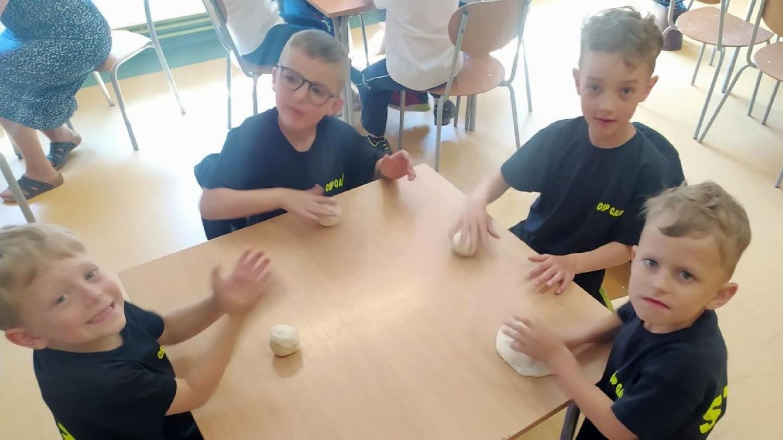 Zdjęcie w galerii na portalu naszraciborz.pl: Jakie znamy zawody? Konkurs w szonowickim przedszkolu wiadomości z regionu