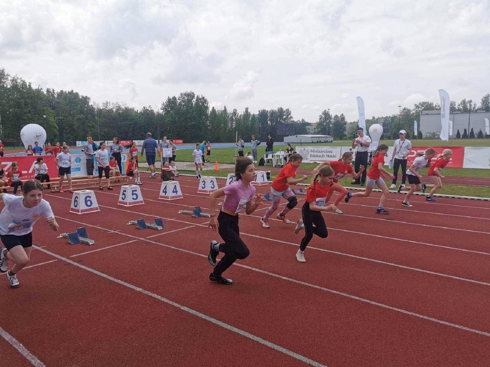 Zdjęcie w galerii na portalu naszraciborz.pl: Lekkoatletyczne nadzieje olimpijskie. Raciborzanie startowali w Rudzie Śląskiej wiadomości z regionu