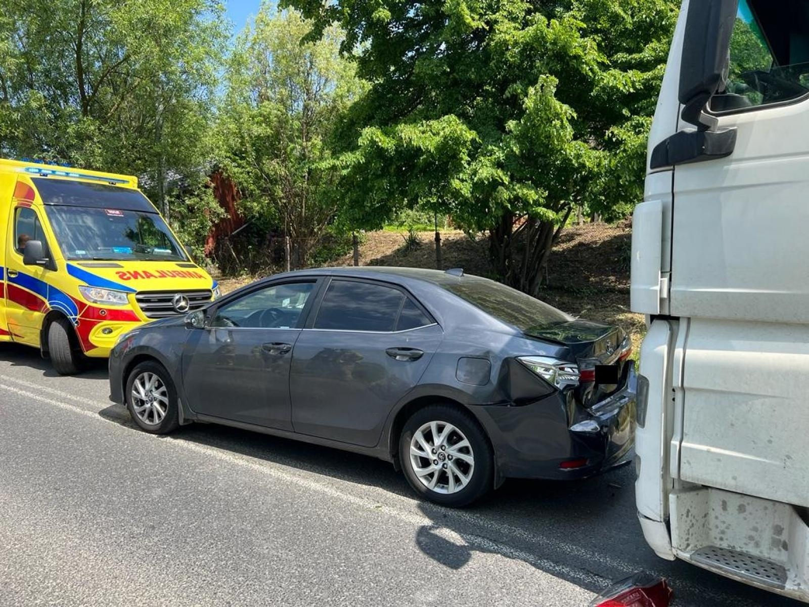 Zdjęcie w galerii na portalu naszraciborz.pl: Raport 998. Ciężarówka wjechała w tył toyoty [FOTO] wiadomości z regionu