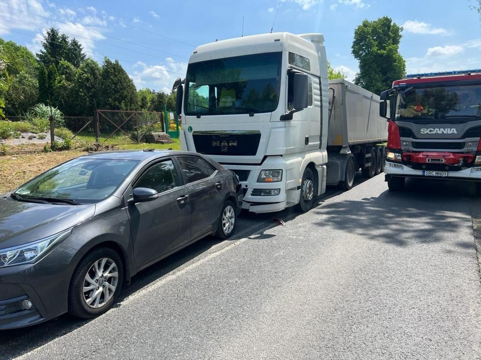 Zdjęcie w galerii na portalu naszraciborz.pl: Raport 998. Ciężarówka wjechała w tył toyoty [FOTO] wiadomości z regionu