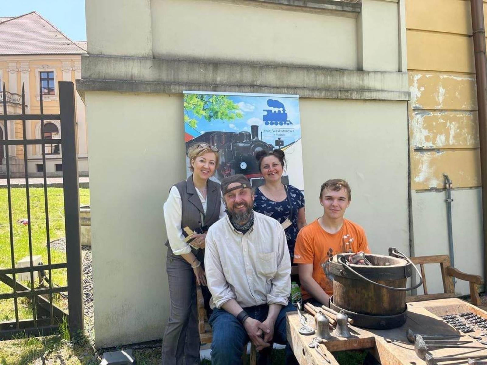 Zdjęcie w galerii na portalu naszraciborz.pl: Amnestia i rękodzieło - Tydzień Bibliotek w Rudach wiadomości z regionu