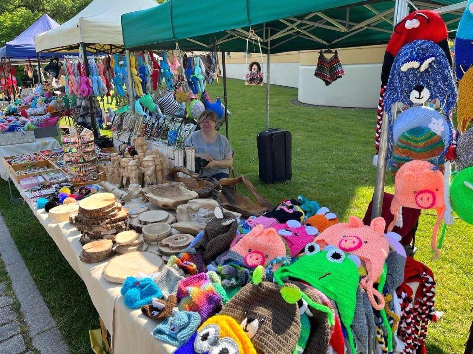 Zdjęcie w galerii na portalu naszraciborz.pl: Amnestia i rękodzieło - Tydzień Bibliotek w Rudach wiadomości z regionu