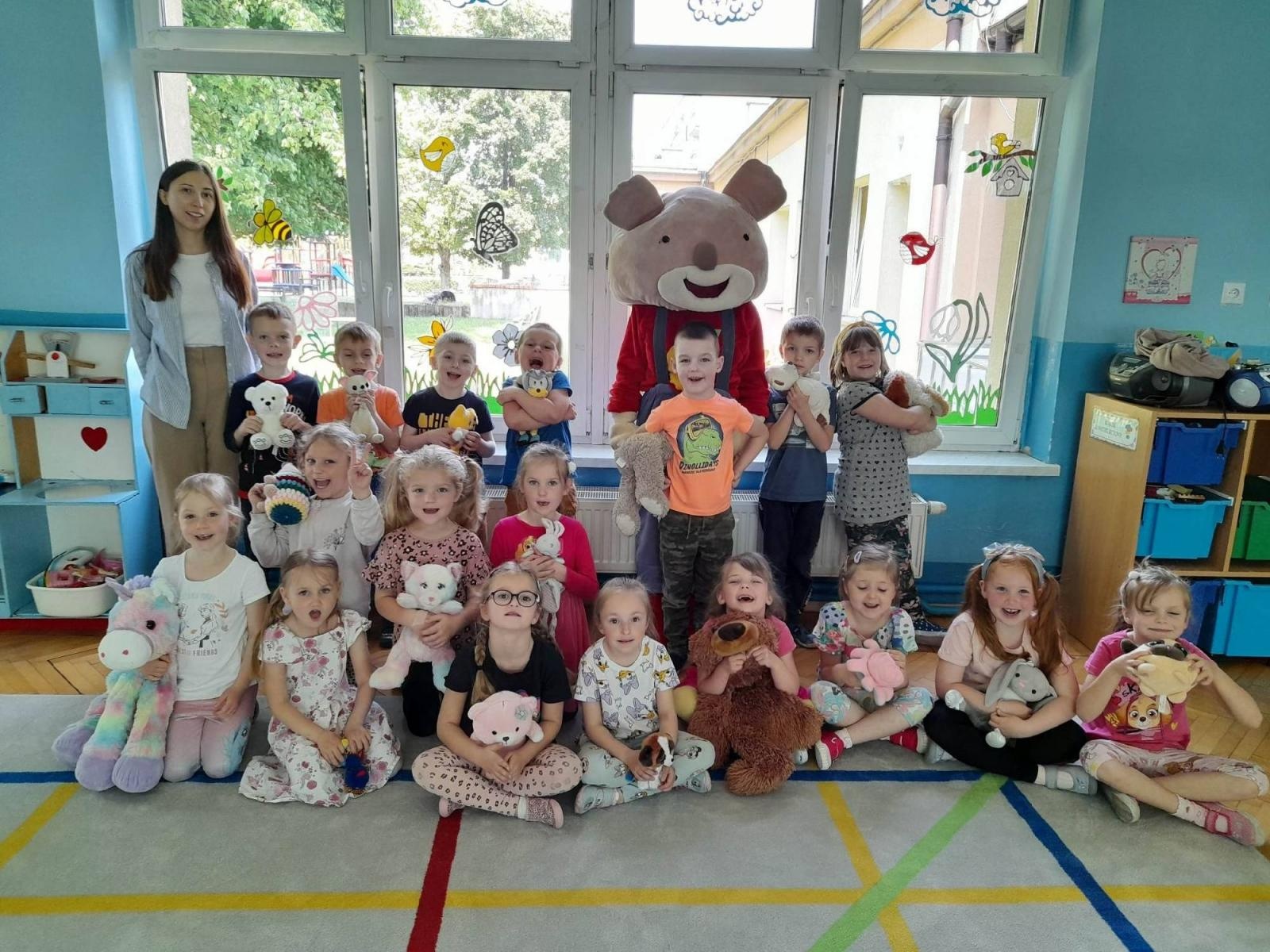 Zdjęcie w galerii na portalu naszraciborz.pl: Amnestia i rękodzieło - Tydzień Bibliotek w Rudach wiadomości z regionu