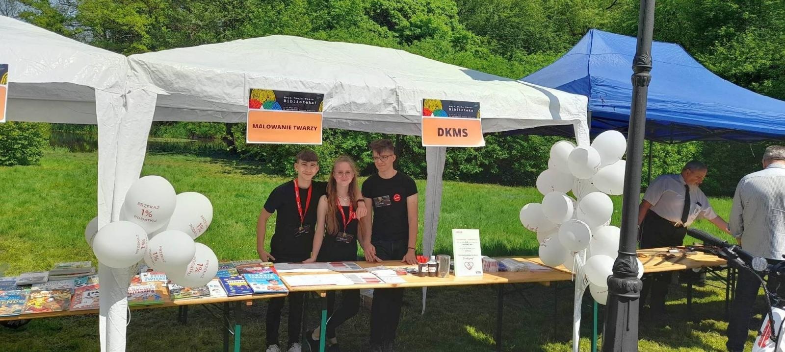 Zdjęcie w galerii na portalu naszraciborz.pl: Amnestia i rękodzieło - Tydzień Bibliotek w Rudach wiadomości z regionu