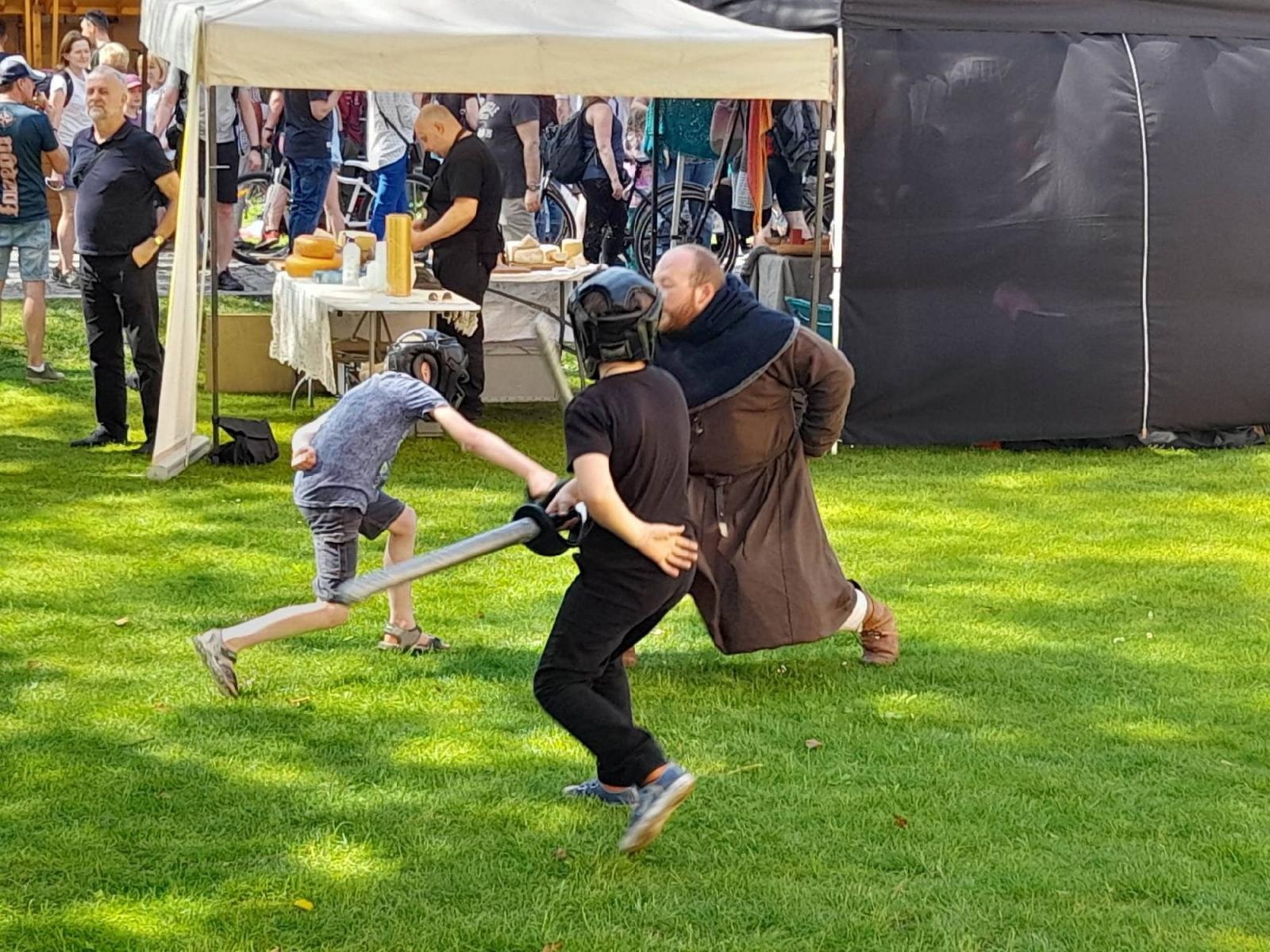 Zdjęcie w galerii na portalu naszraciborz.pl: Amnestia i rękodzieło - Tydzień Bibliotek w Rudach wiadomości z regionu