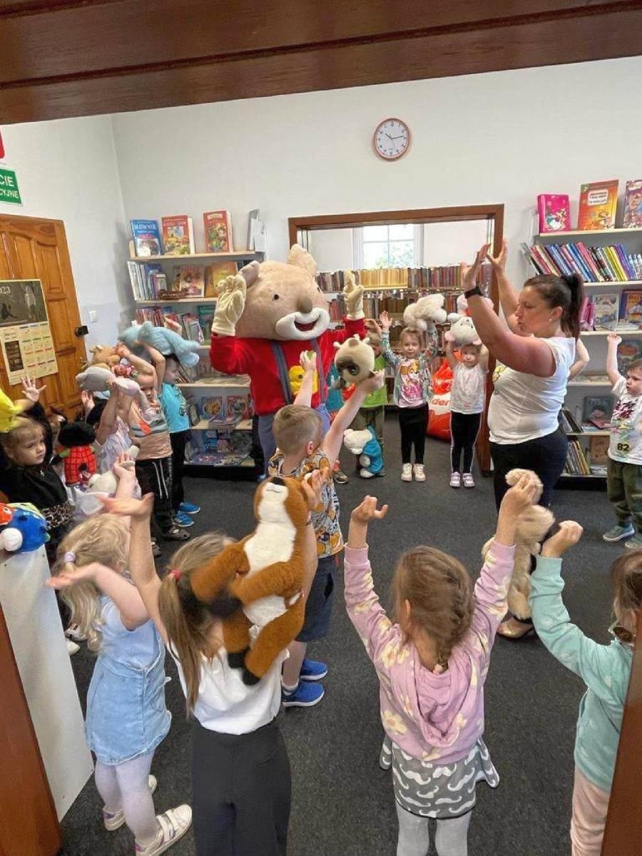 Zdjęcie w galerii na portalu naszraciborz.pl: Amnestia i rękodzieło - Tydzień Bibliotek w Rudach wiadomości z regionu