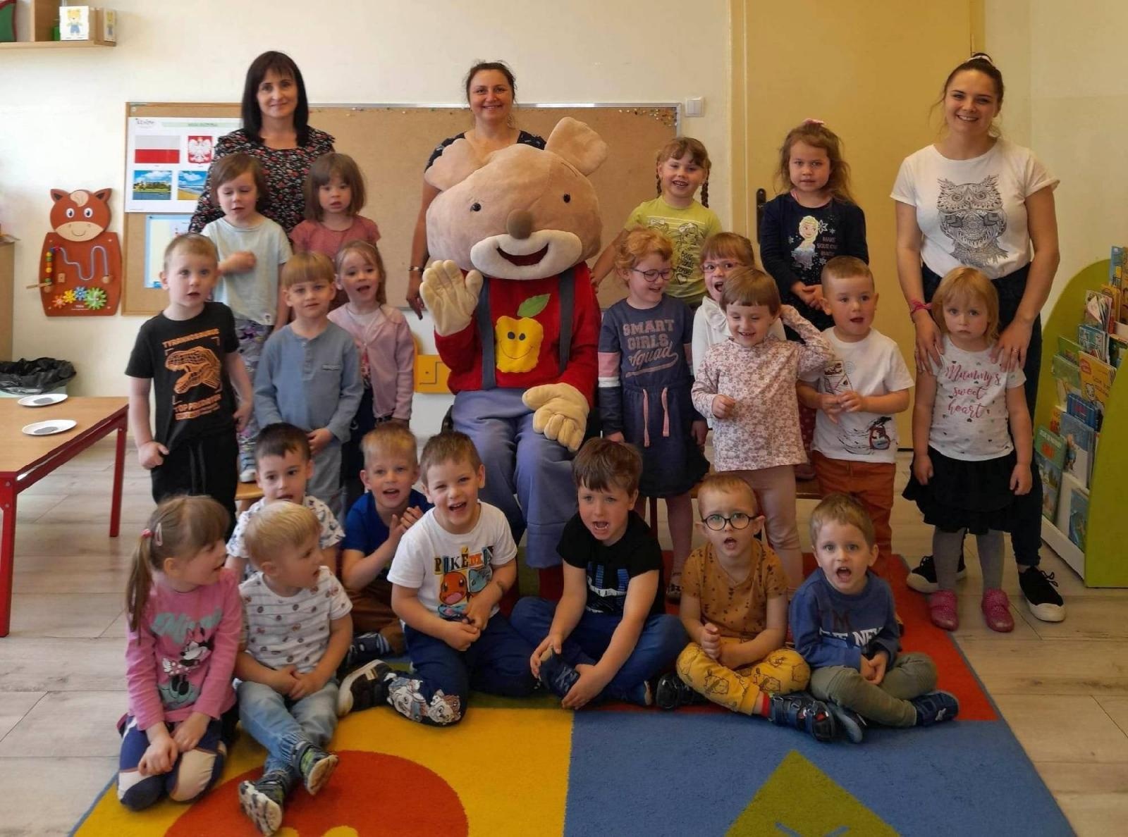 Zdjęcie w galerii na portalu naszraciborz.pl: Amnestia i rękodzieło - Tydzień Bibliotek w Rudach wiadomości z regionu