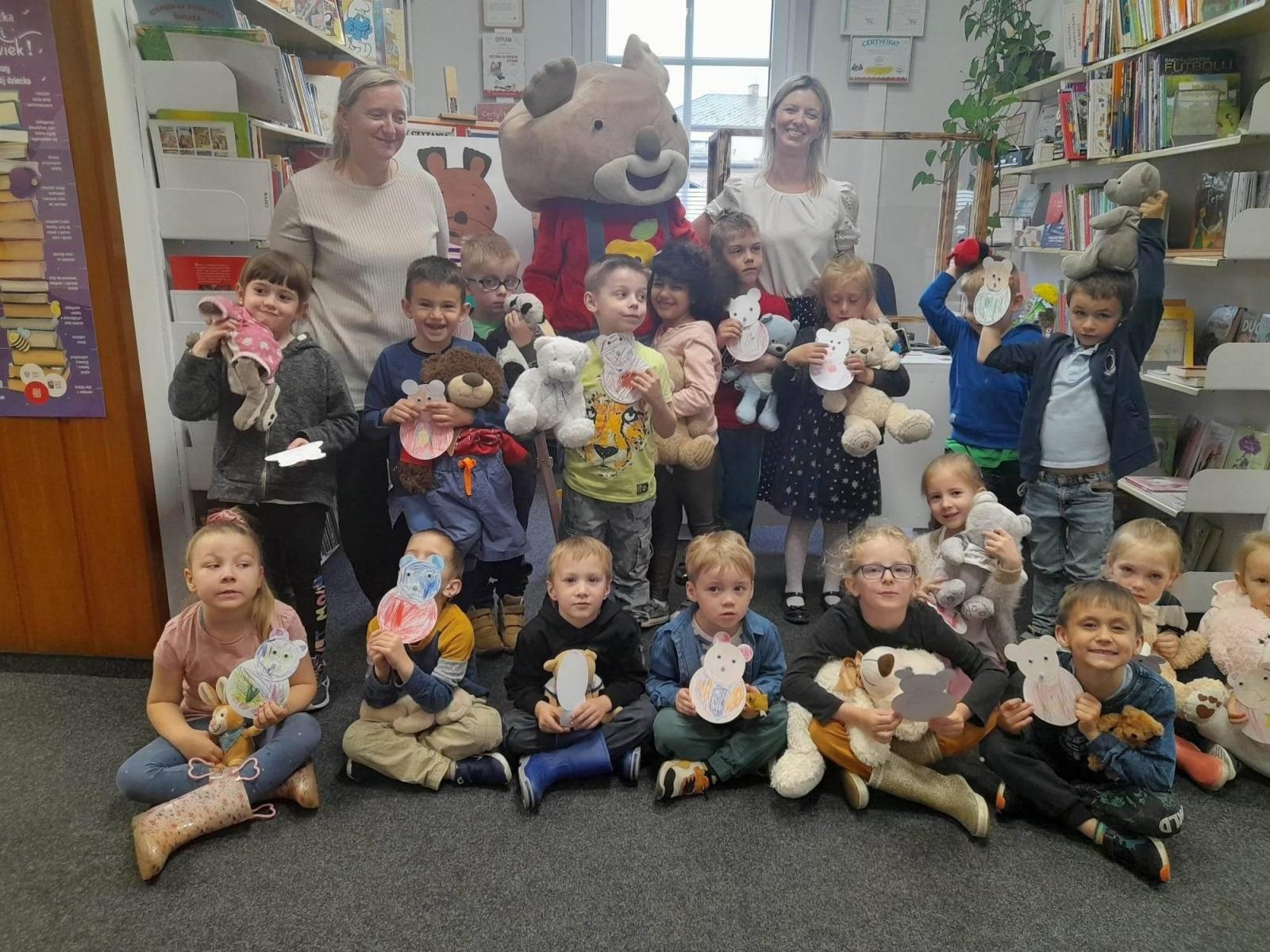 Zdjęcie w galerii na portalu naszraciborz.pl: Amnestia i rękodzieło - Tydzień Bibliotek w Rudach wiadomości z regionu