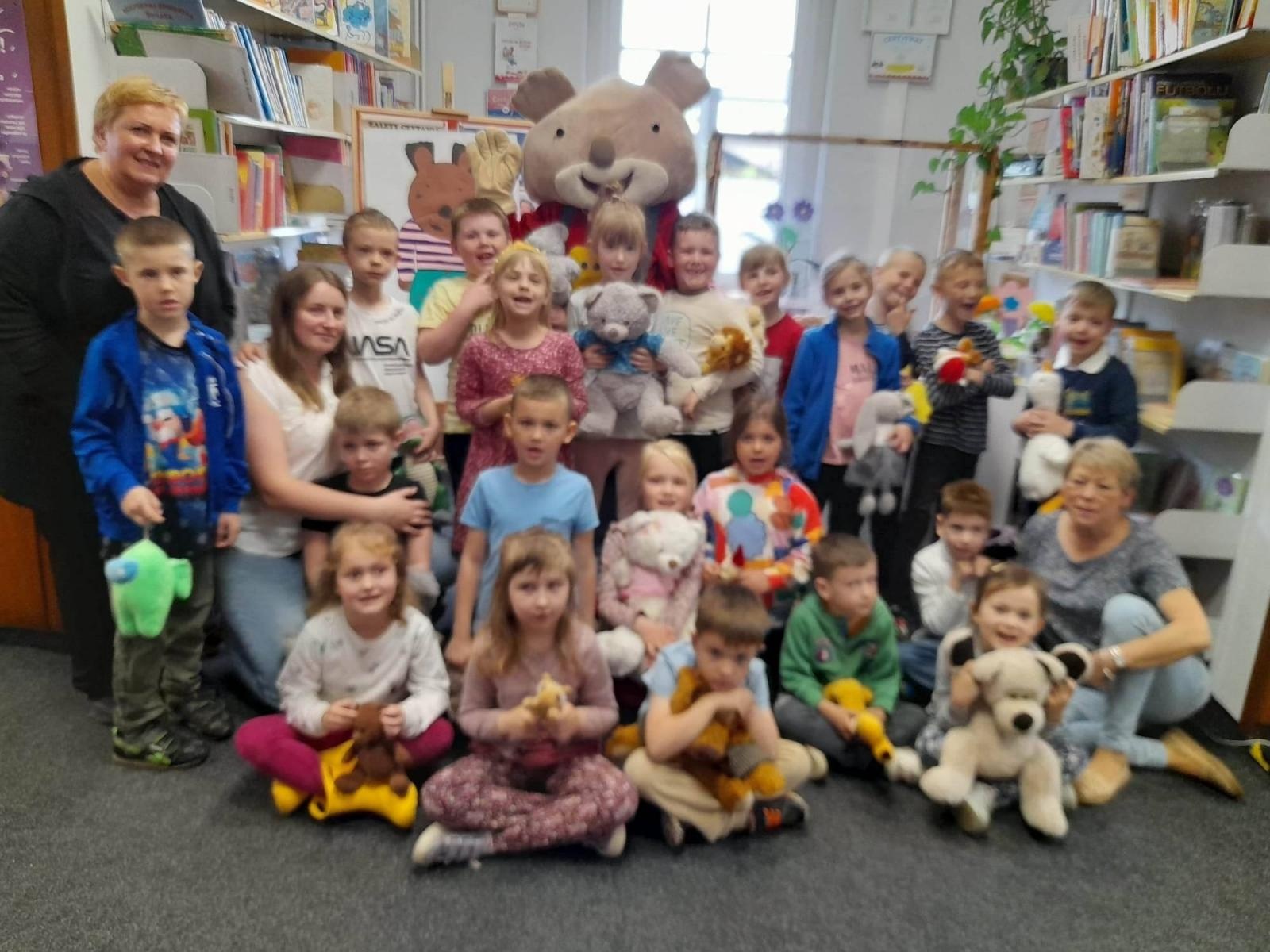 Zdjęcie w galerii na portalu naszraciborz.pl: Amnestia i rękodzieło - Tydzień Bibliotek w Rudach wiadomości z regionu