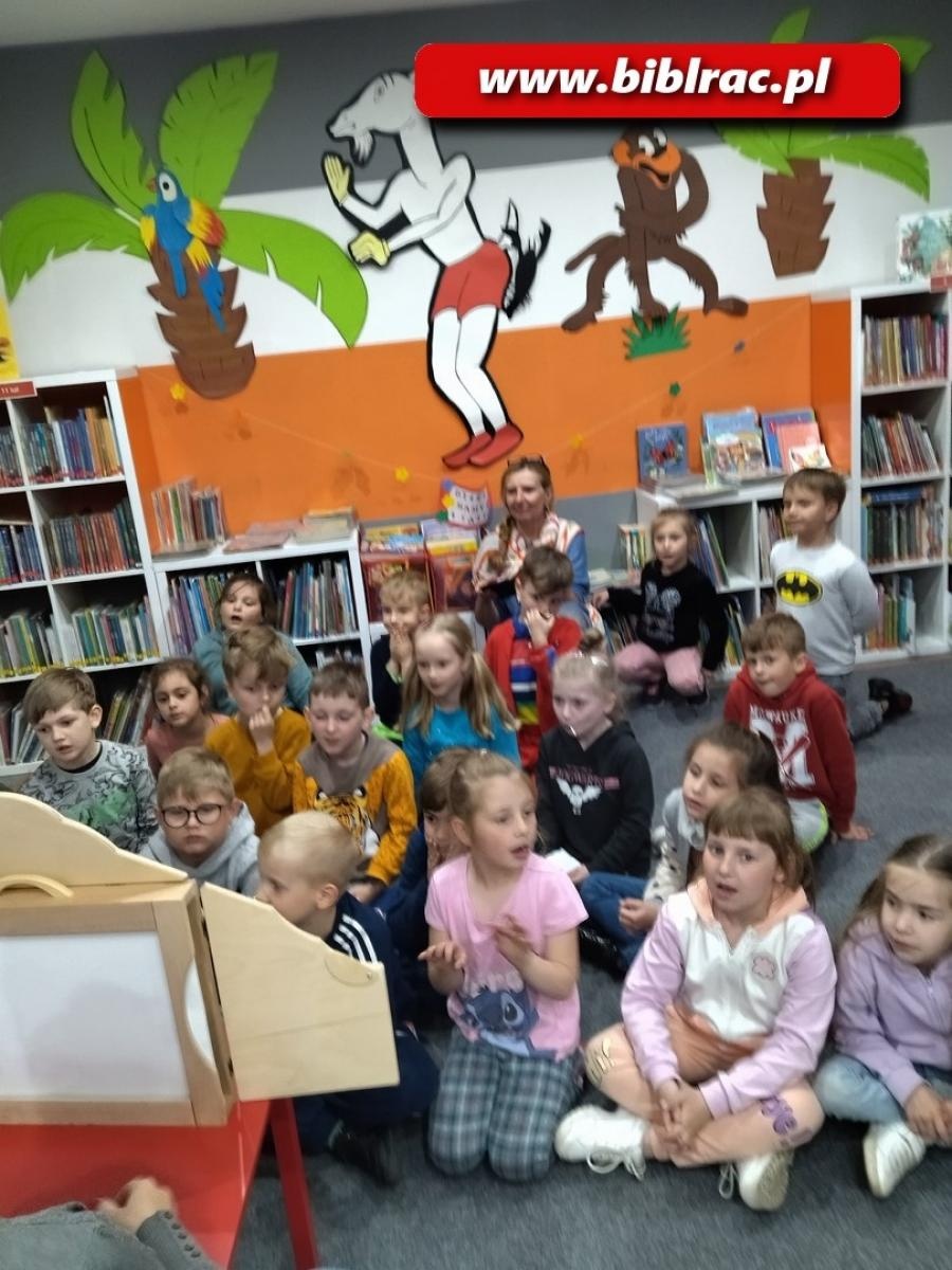 Zdjęcie w galerii na portalu naszraciborz.pl: Podchody z Koziołkiem Matołkiem w bibliotece w Markowicach wiadomości z regionu