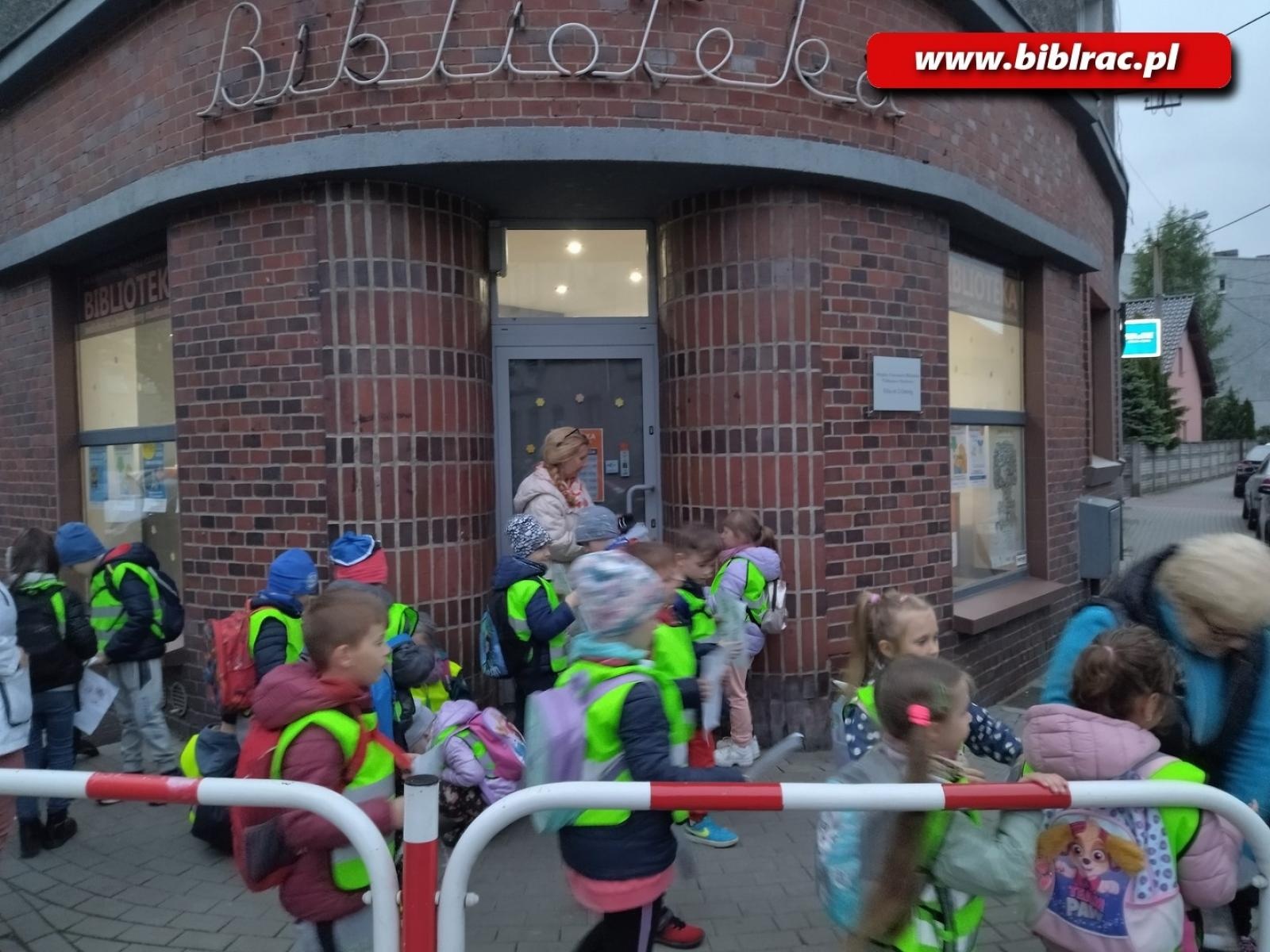 Zdjęcie w galerii na portalu naszraciborz.pl: Podchody z Koziołkiem Matołkiem w bibliotece w Markowicach wiadomości z regionu