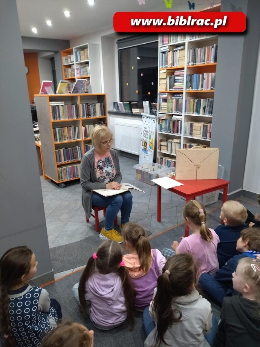 Zdjęcie w galerii na portalu naszraciborz.pl: Podchody z Koziołkiem Matołkiem w bibliotece w Markowicach wiadomości z regionu